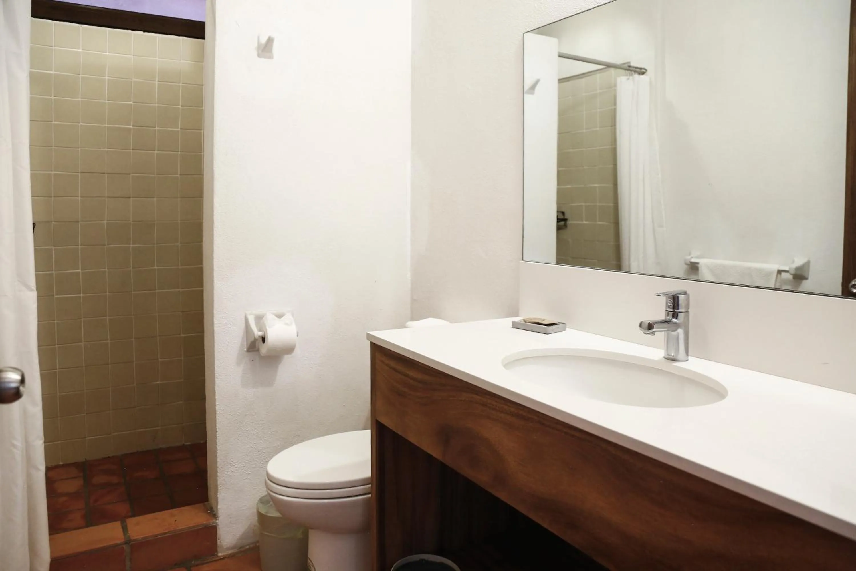 Shower in HOTEL AURELIA