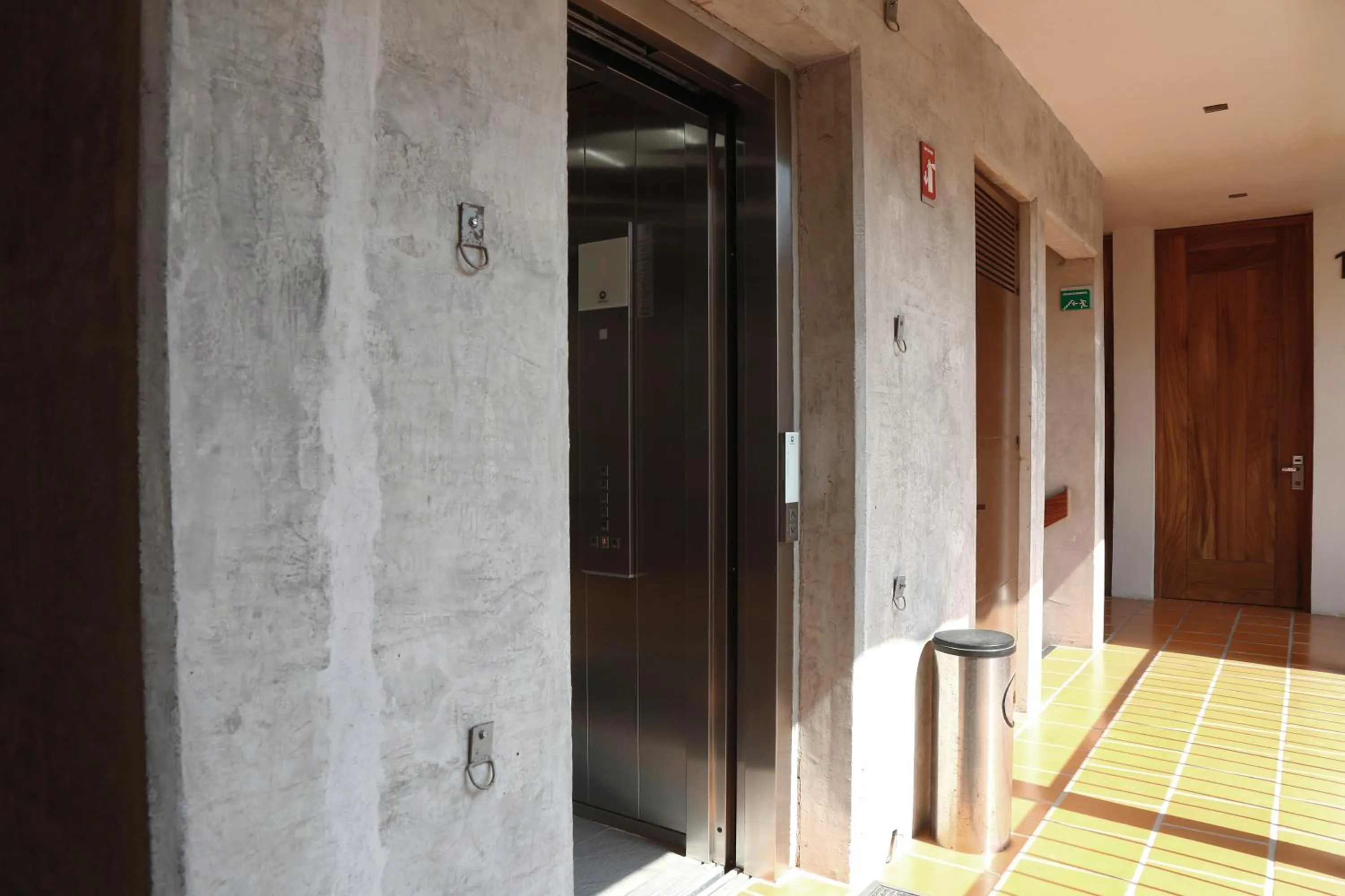 elevator in HOTEL AURELIA