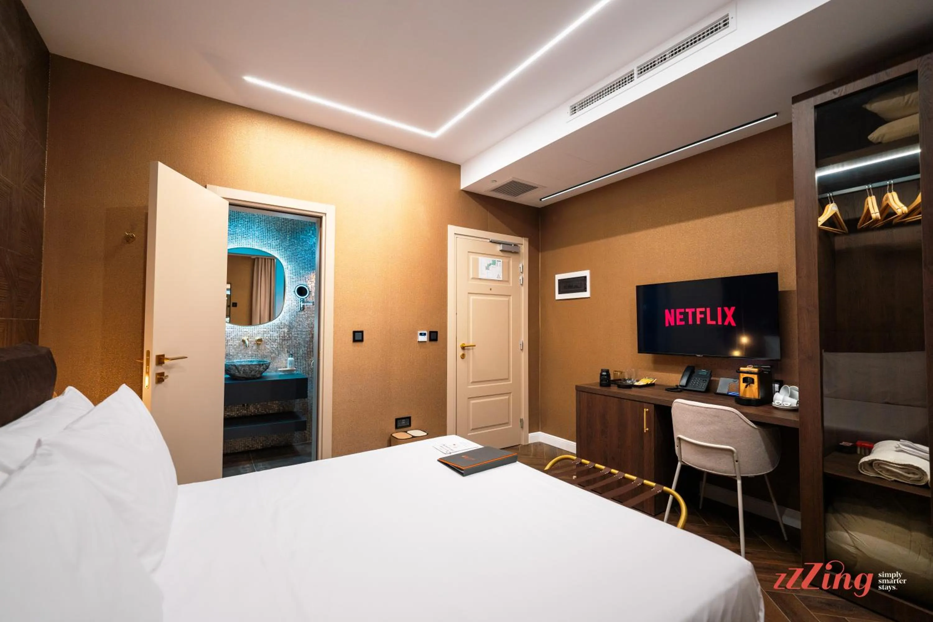 Bed in Avalon Boutique Hotel Valletta