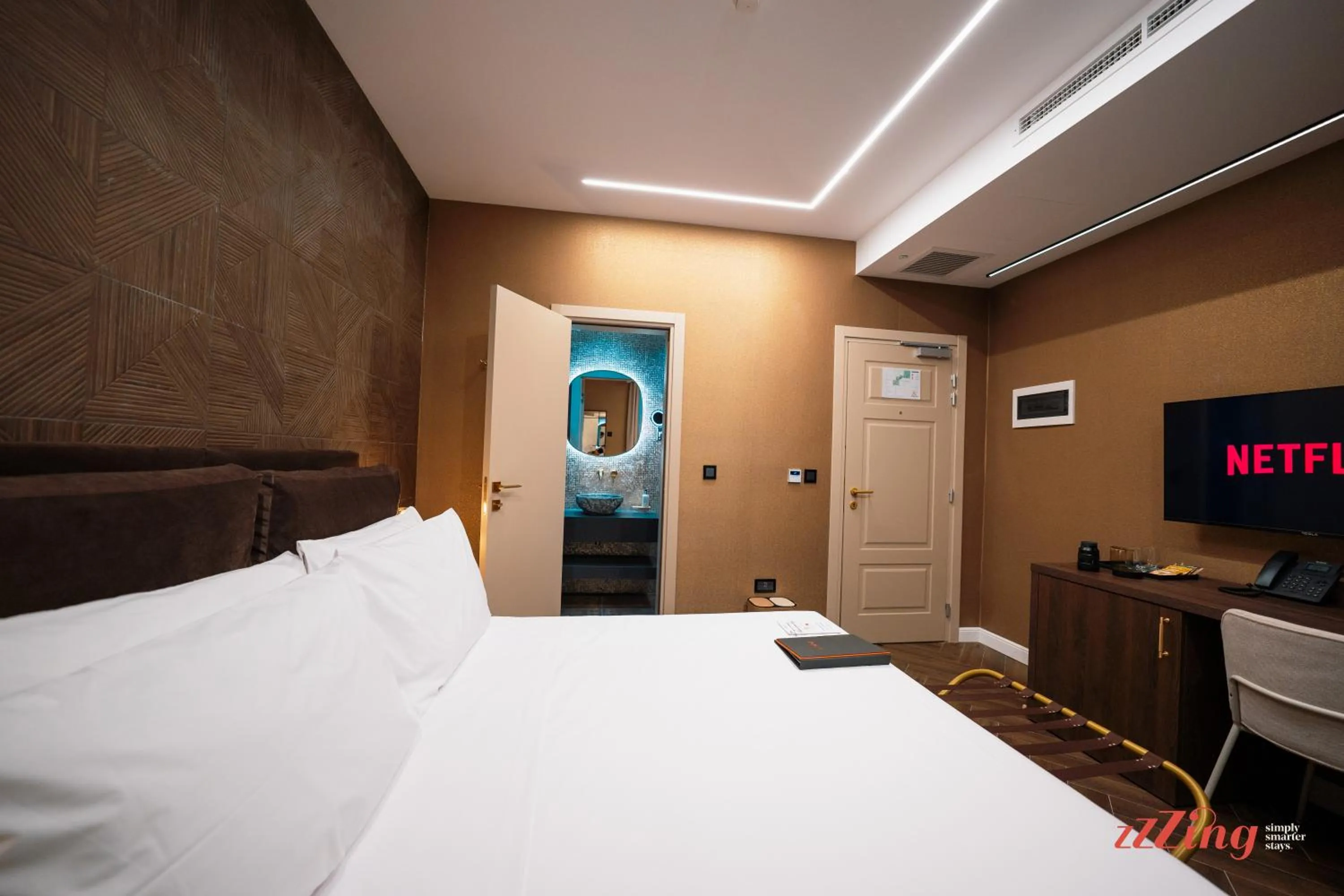 Bed in Avalon Boutique Hotel Valletta