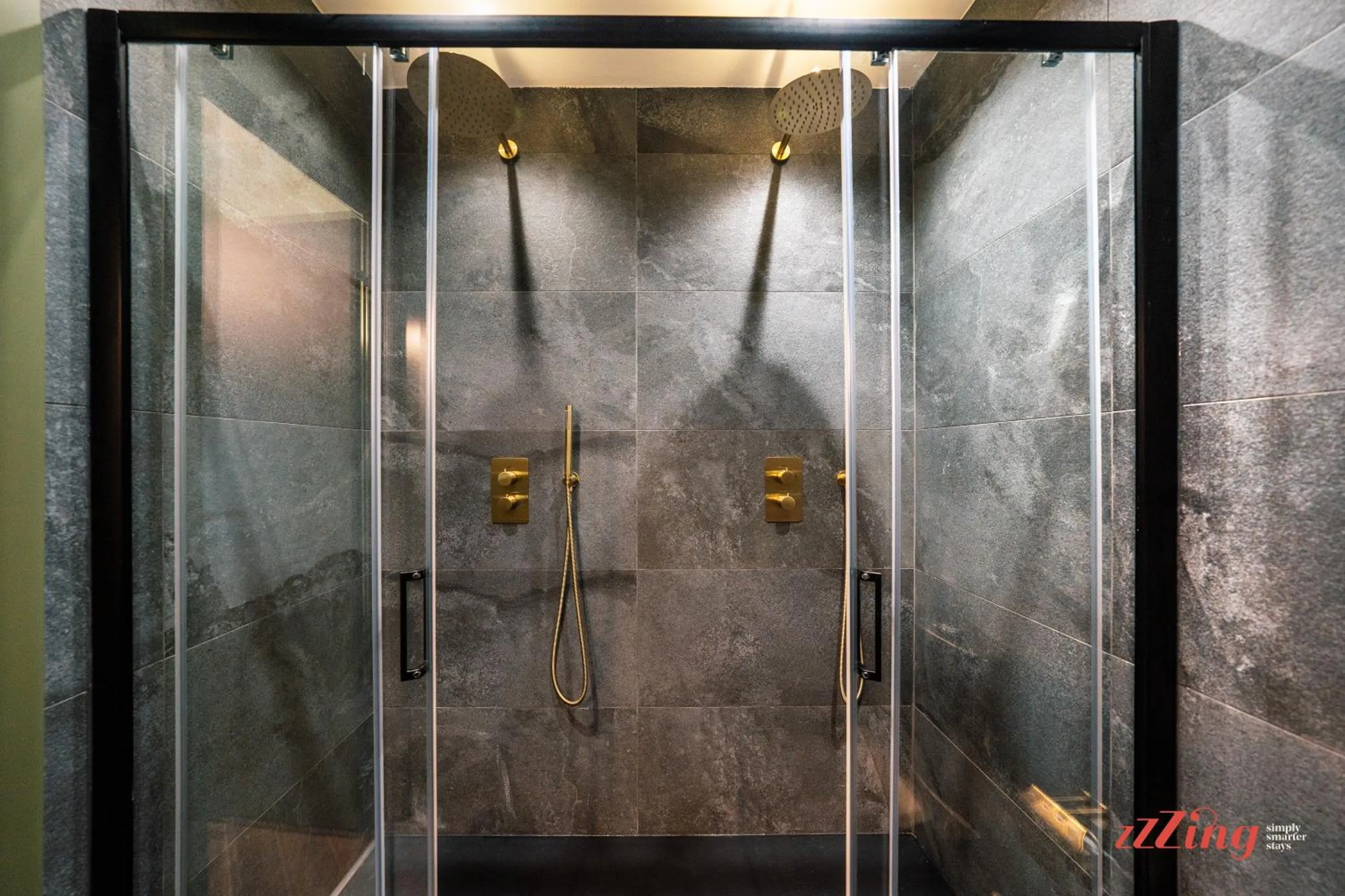 Shower in Avalon Boutique Hotel Valletta