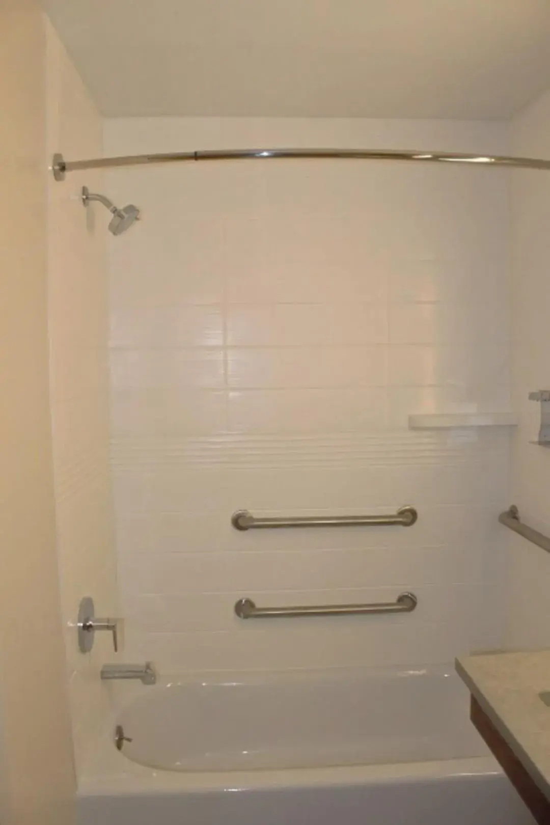 Queen Studio Suite with Bath Tub - Mobility Accessible - Non-Smoking in Candlewood Suites Southfield - Detroit by IHG Queen Studio Suite with Bath Tub - Mobility Accessible - Non-Smoking in Candlewood Suites Southfield - Detroit by IHG