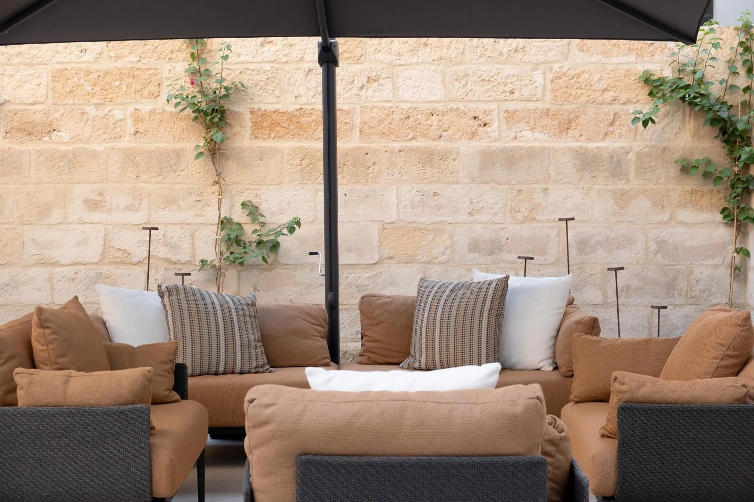 Inner courtyard view in Palazzo Giusti Lecce - Exclusive Boutique hotel