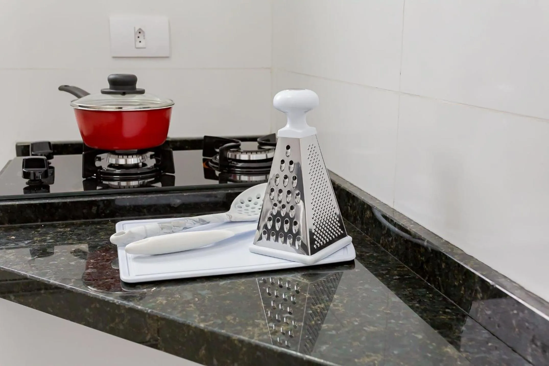 Kitchen or kitchenette in Ed. Charlie Chaplin | Prédio no coração de Curitiba | Gonzaga Stays