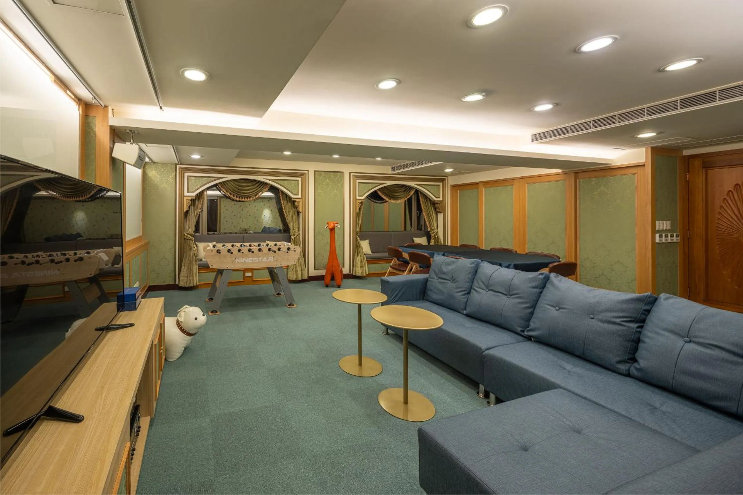 Seating area in Grand Pleasure Spring Hotel