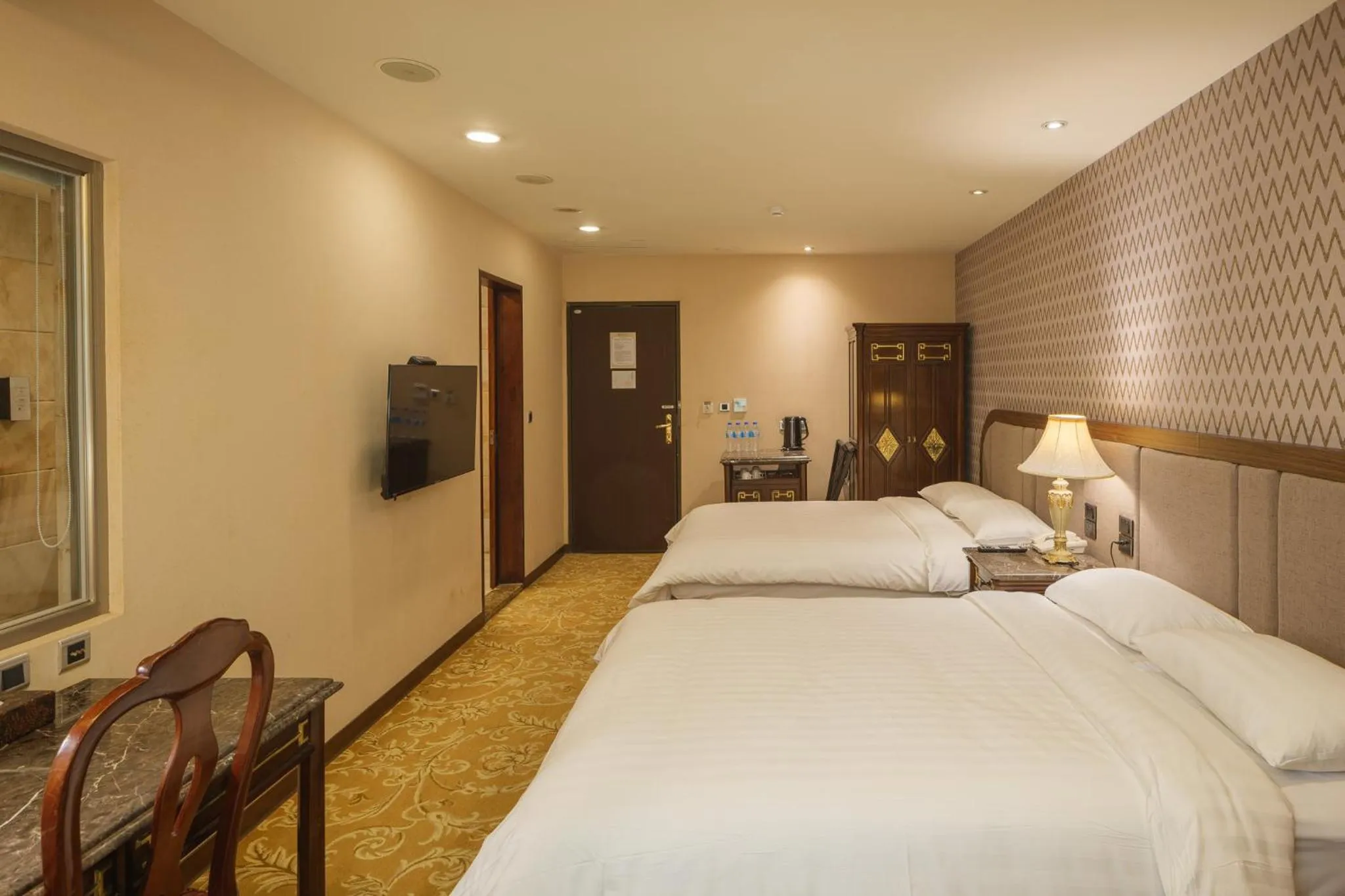 Photo of the whole room, Bed in Grand Pleasure Spring Hotel