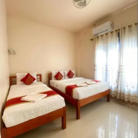 Bed in golden hotel dondet