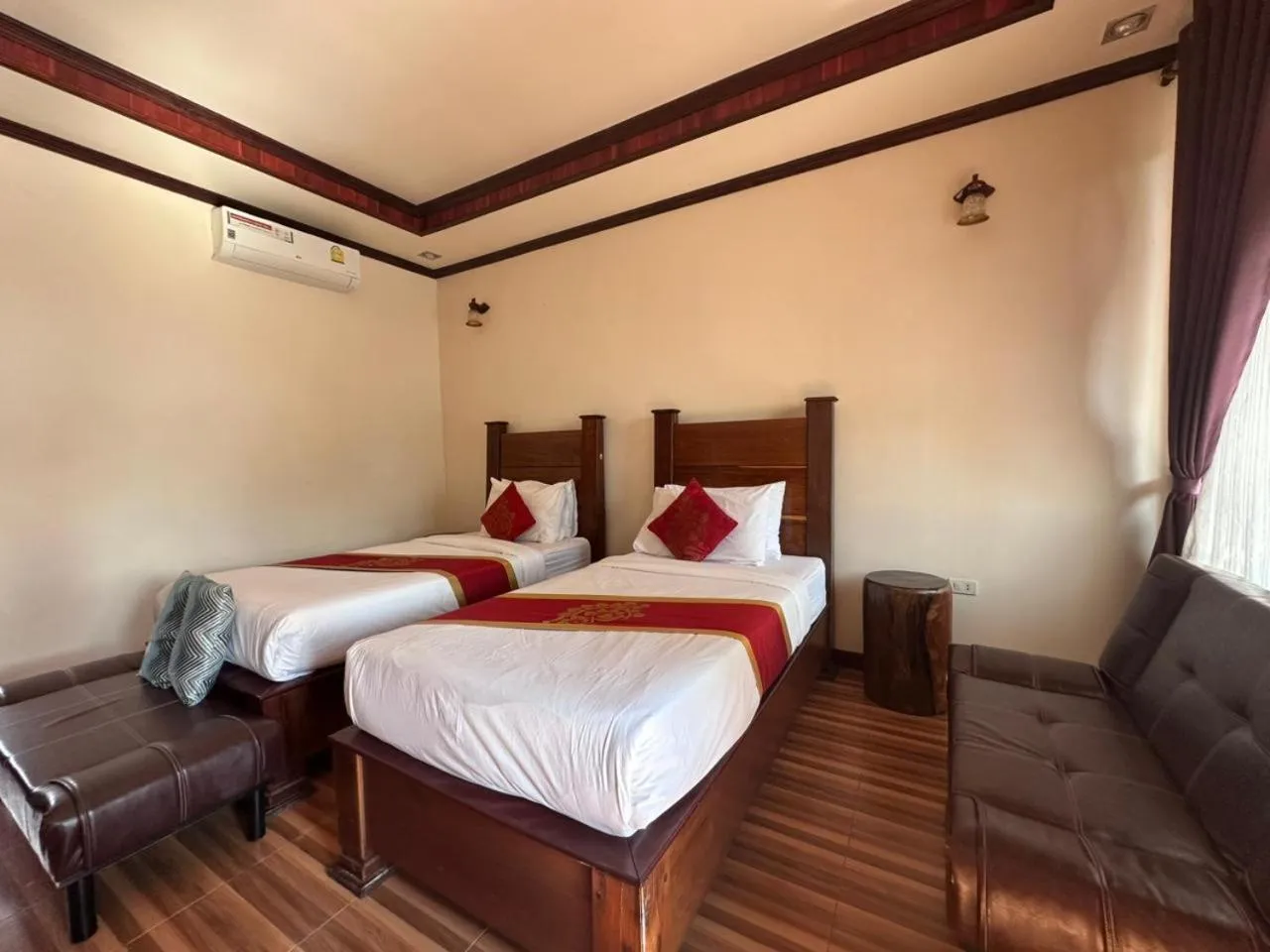 Bed in golden hotel dondet