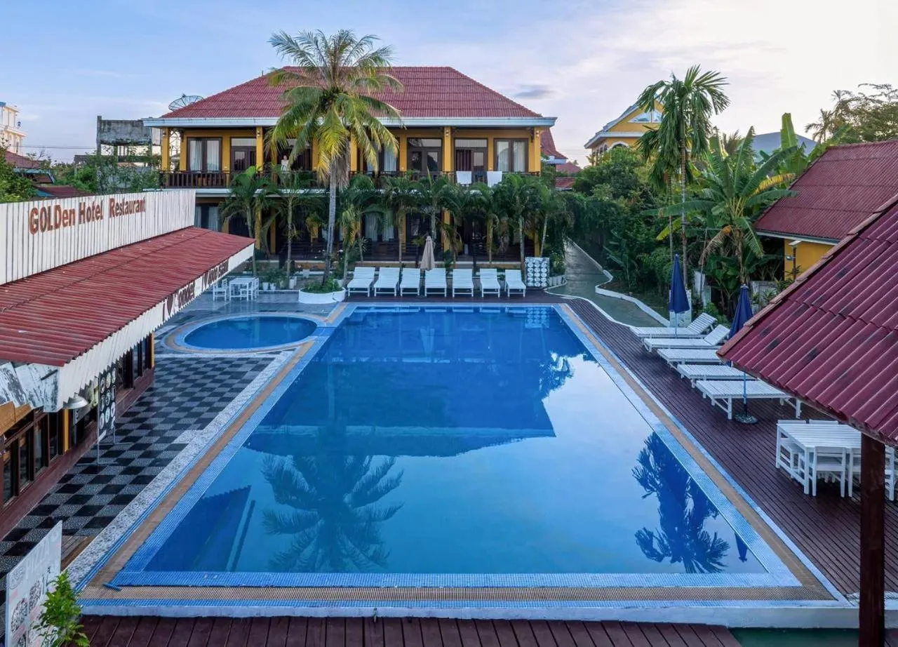 Swimming pool in golden hotel dondet