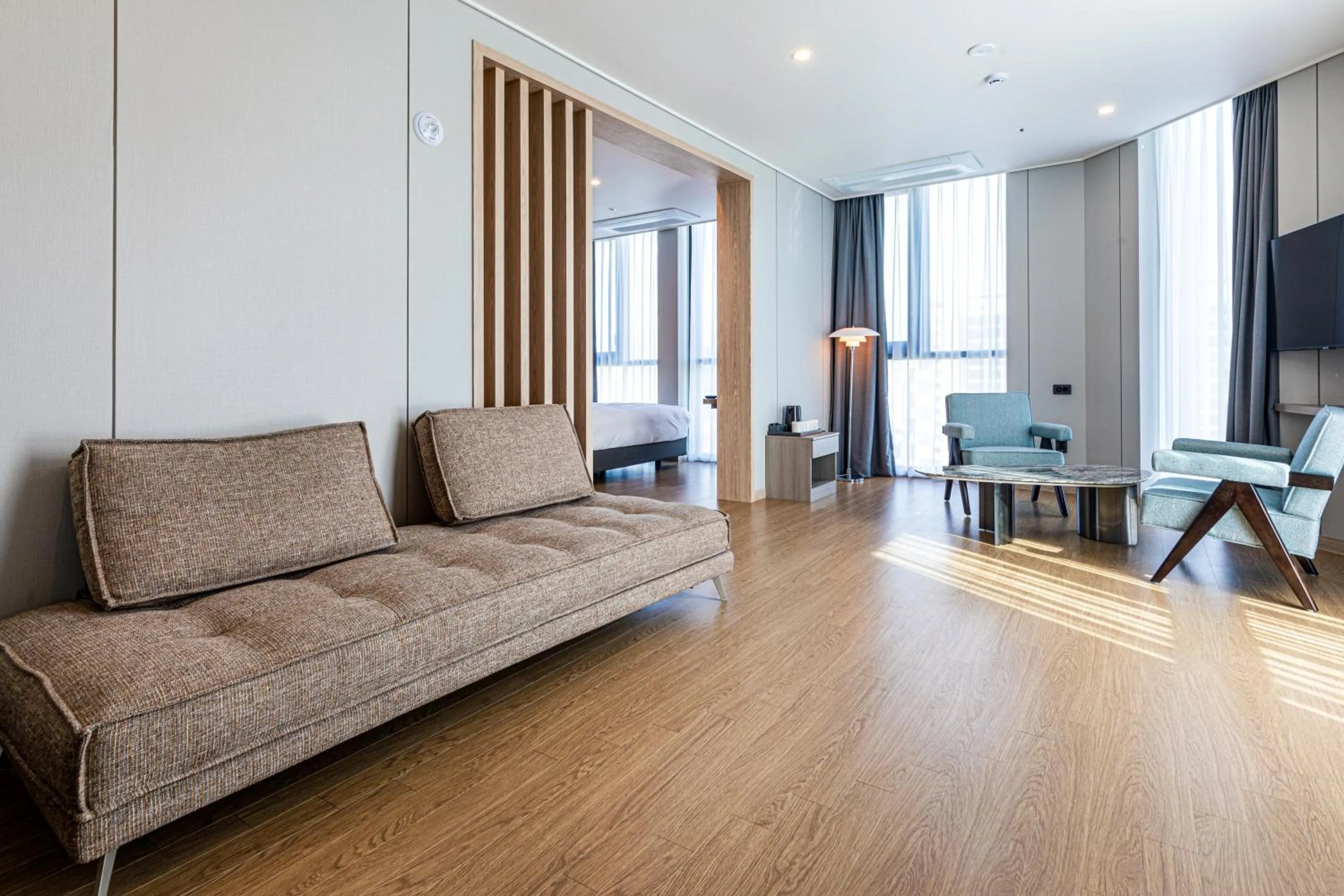 TV and multimedia in Jeju Bolton Hotel