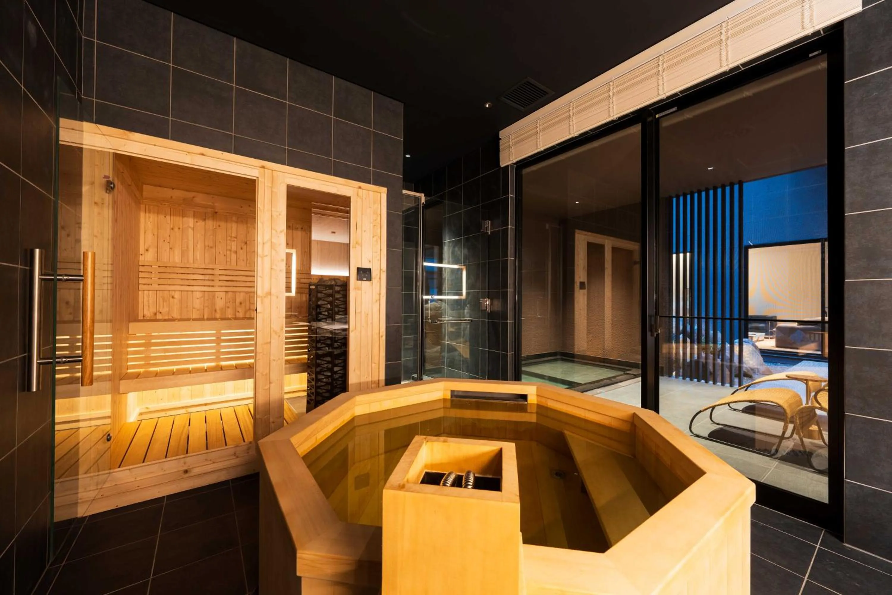 Hot Tub, Bed in Gekkoju Yufuin