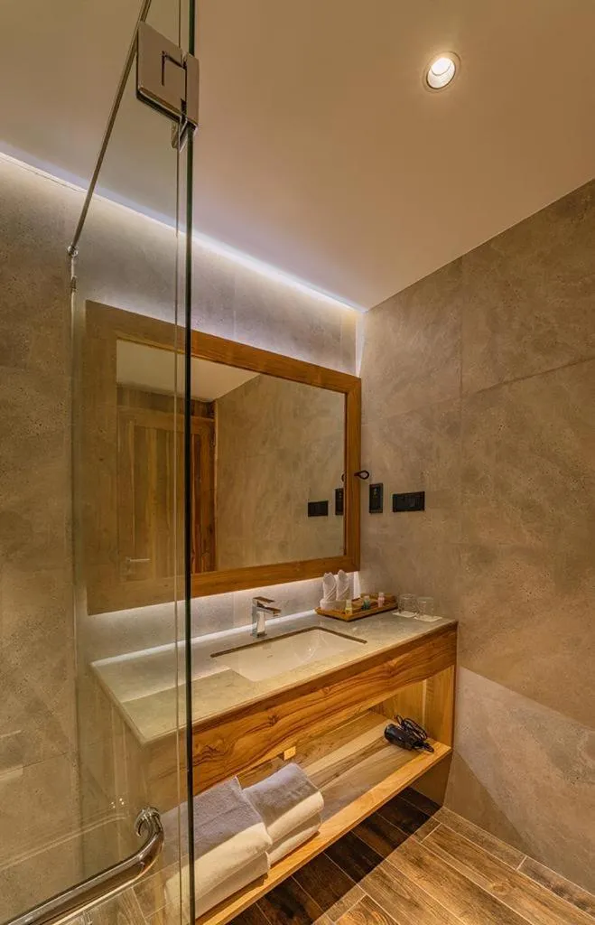 Bathroom in The Trees, Kandy