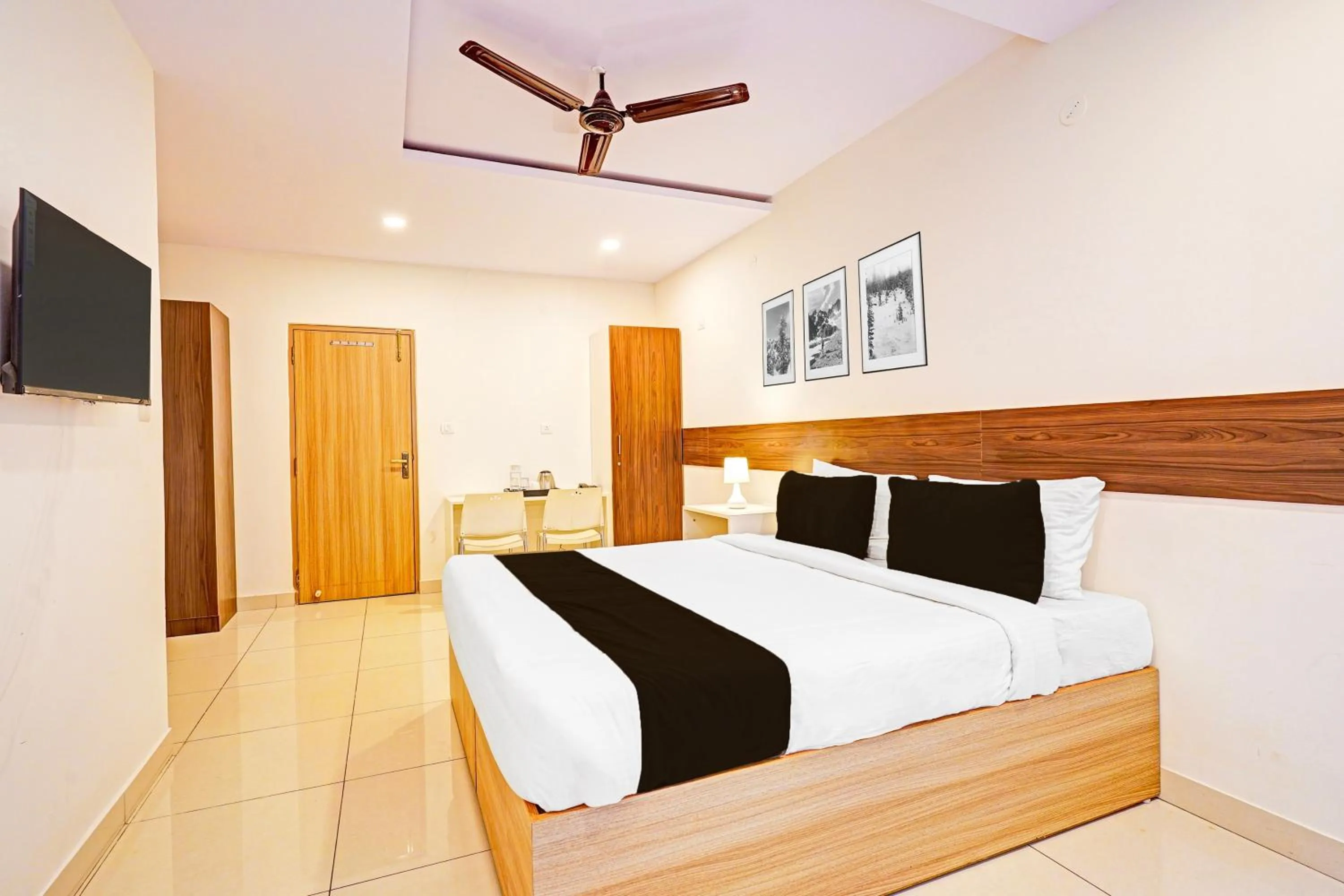 Bedroom, Bed in Super Townhouse Muthurayya Swamy Layout