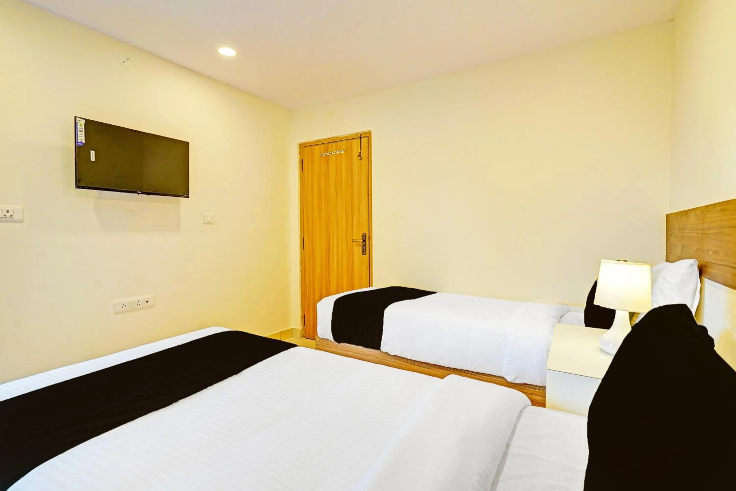 Bedroom, Bed in Super Townhouse Muthurayya Swamy Layout