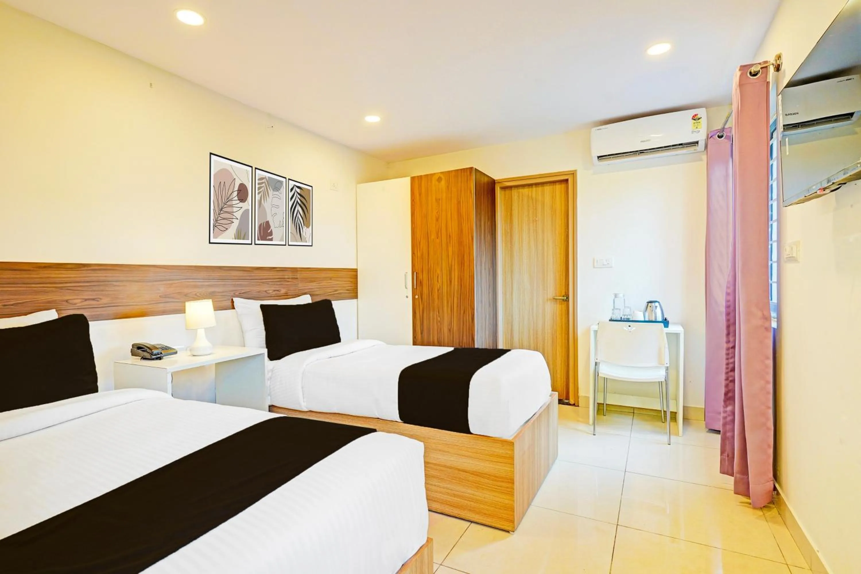 Bedroom, Bed in Super Townhouse Muthurayya Swamy Layout