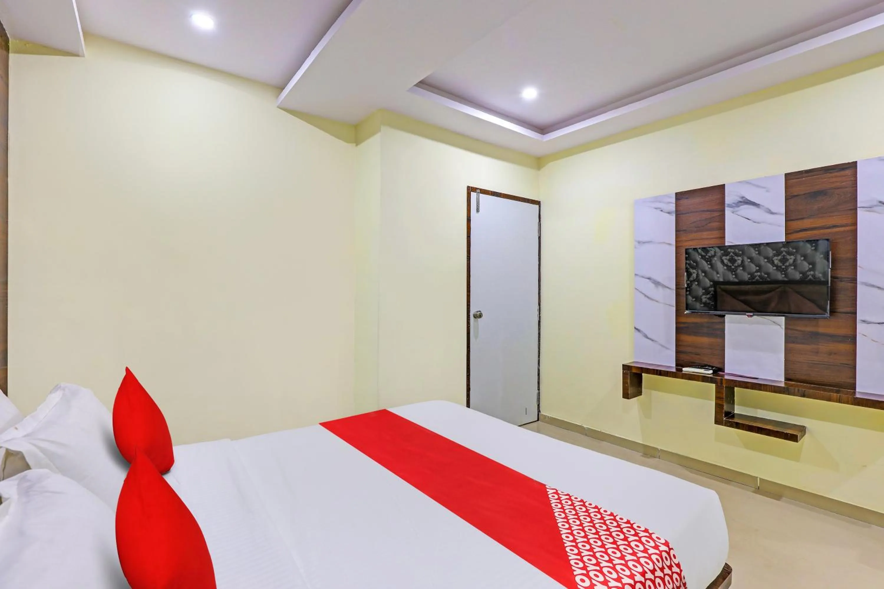 Bedroom, Bed in Hotel O Golden Near Haroni Road