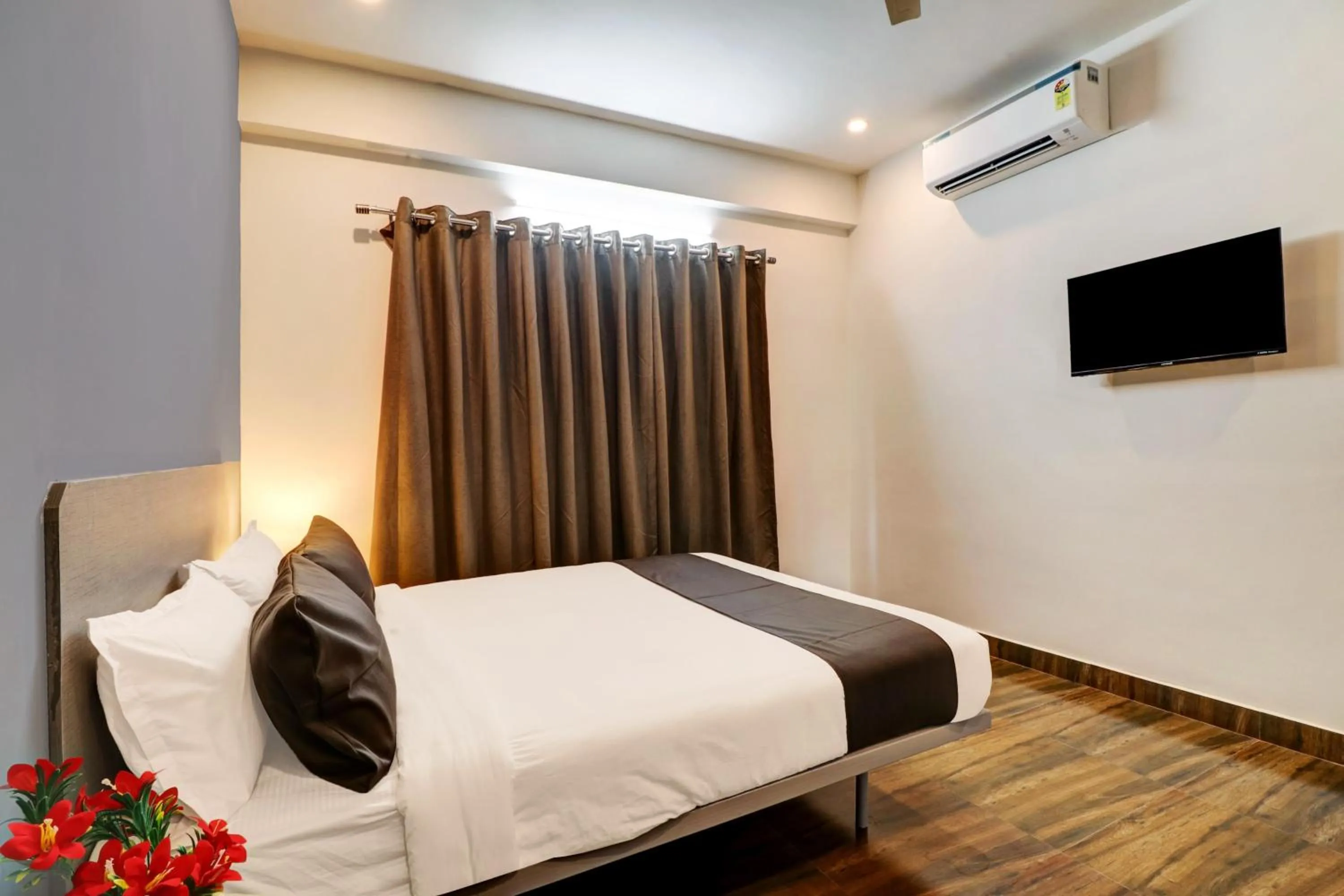 Bedroom, Bed in Super Townhouse Ecity Inn