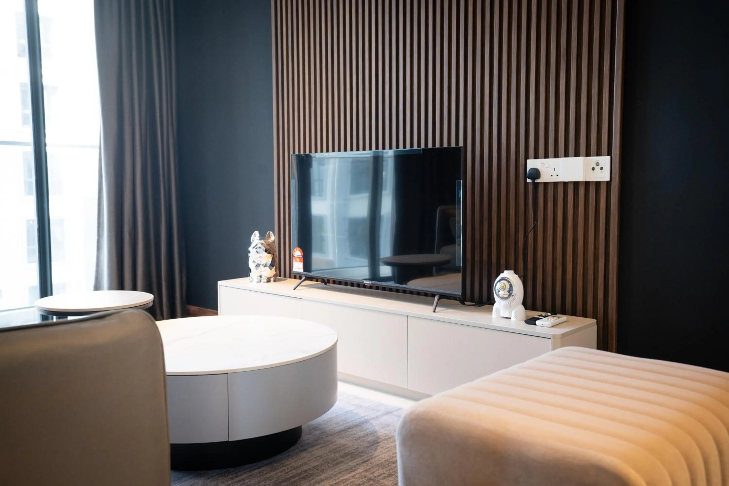 TV and multimedia, Bed in K Avenue by CAIRO