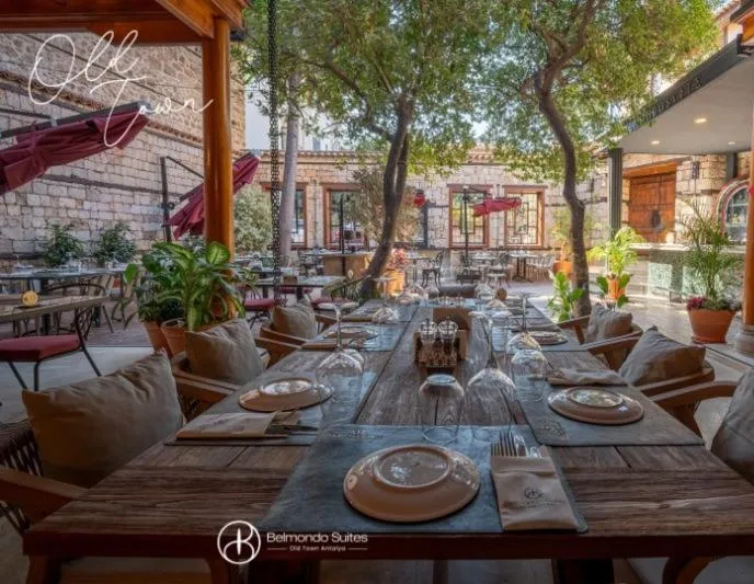 Restaurant/places to eat in Belmondo Suites Old Town Antalya
