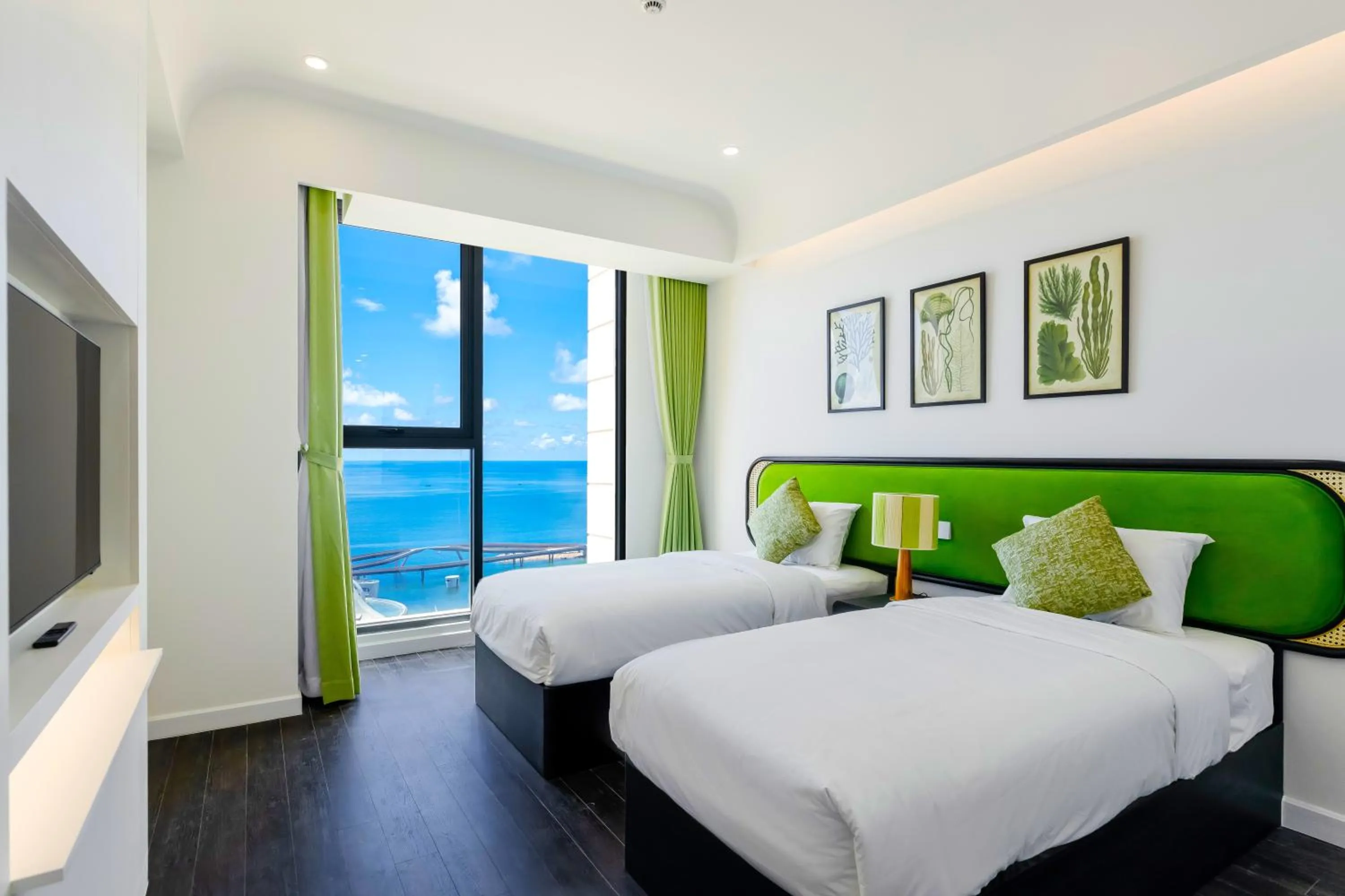 Bedroom, Bed in Rosie Hillside Seaview Phu Quoc Apartment