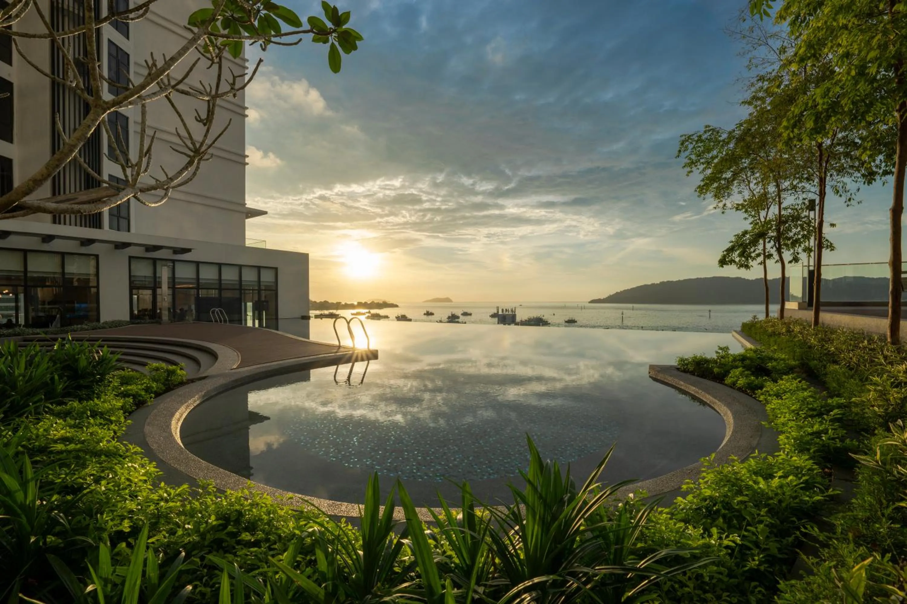 Swimming pool in Citadines Waterfront Kota Kinabalu