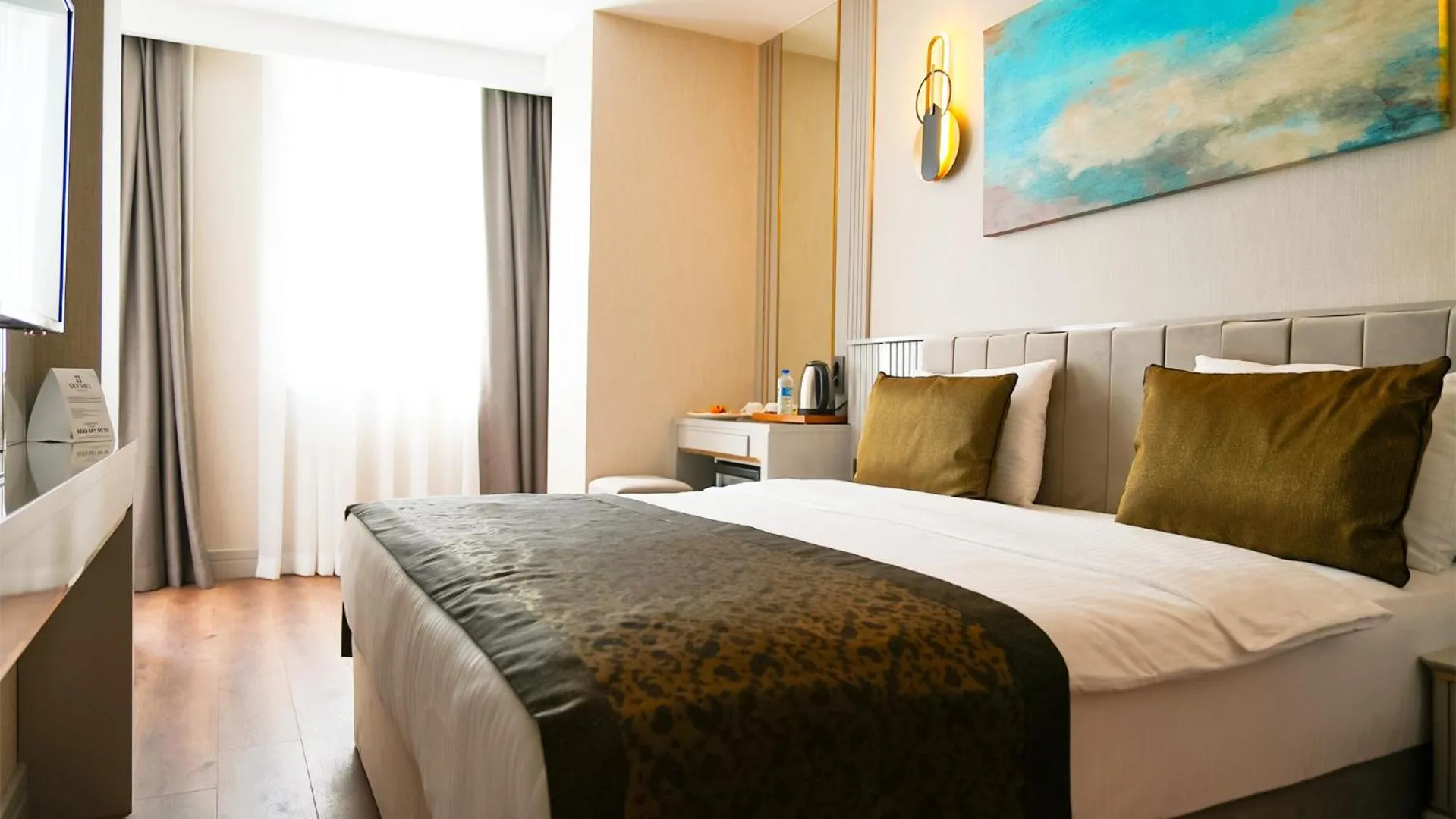 Bed in Sky Hill Hotel