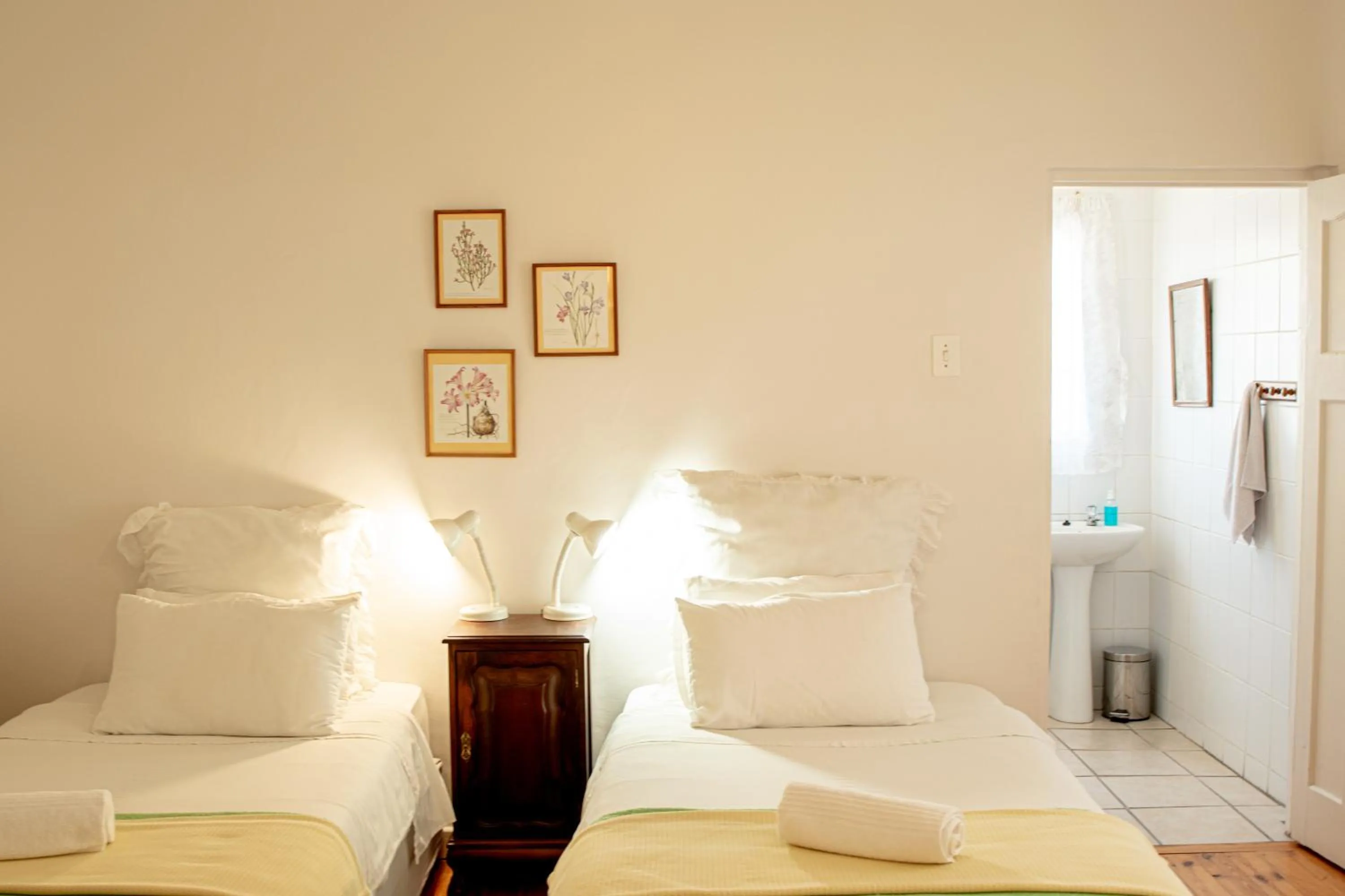 Bedroom, Bed in 4 Rothman Street B&B