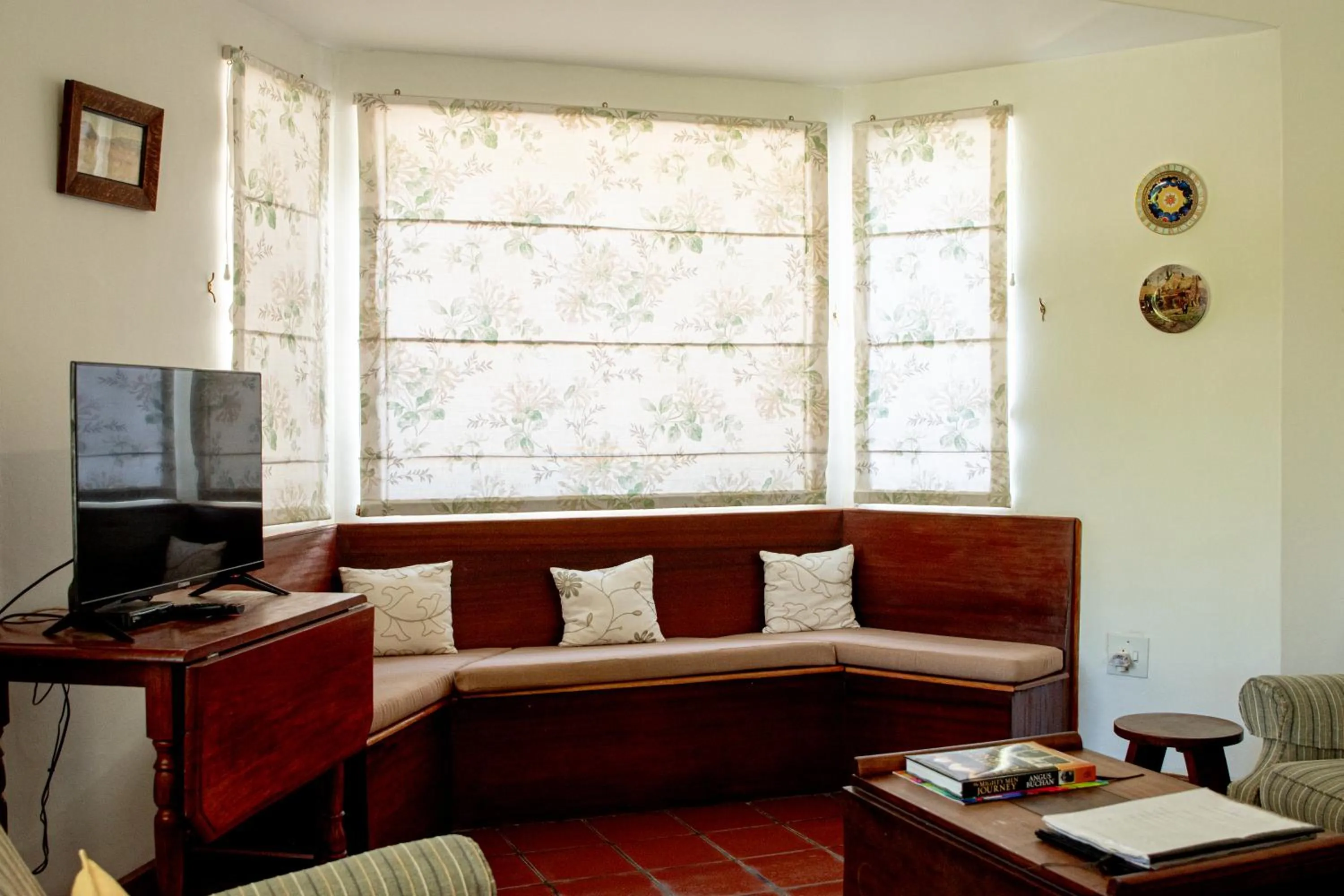 Seating area in 4 Rothman Street B&B
