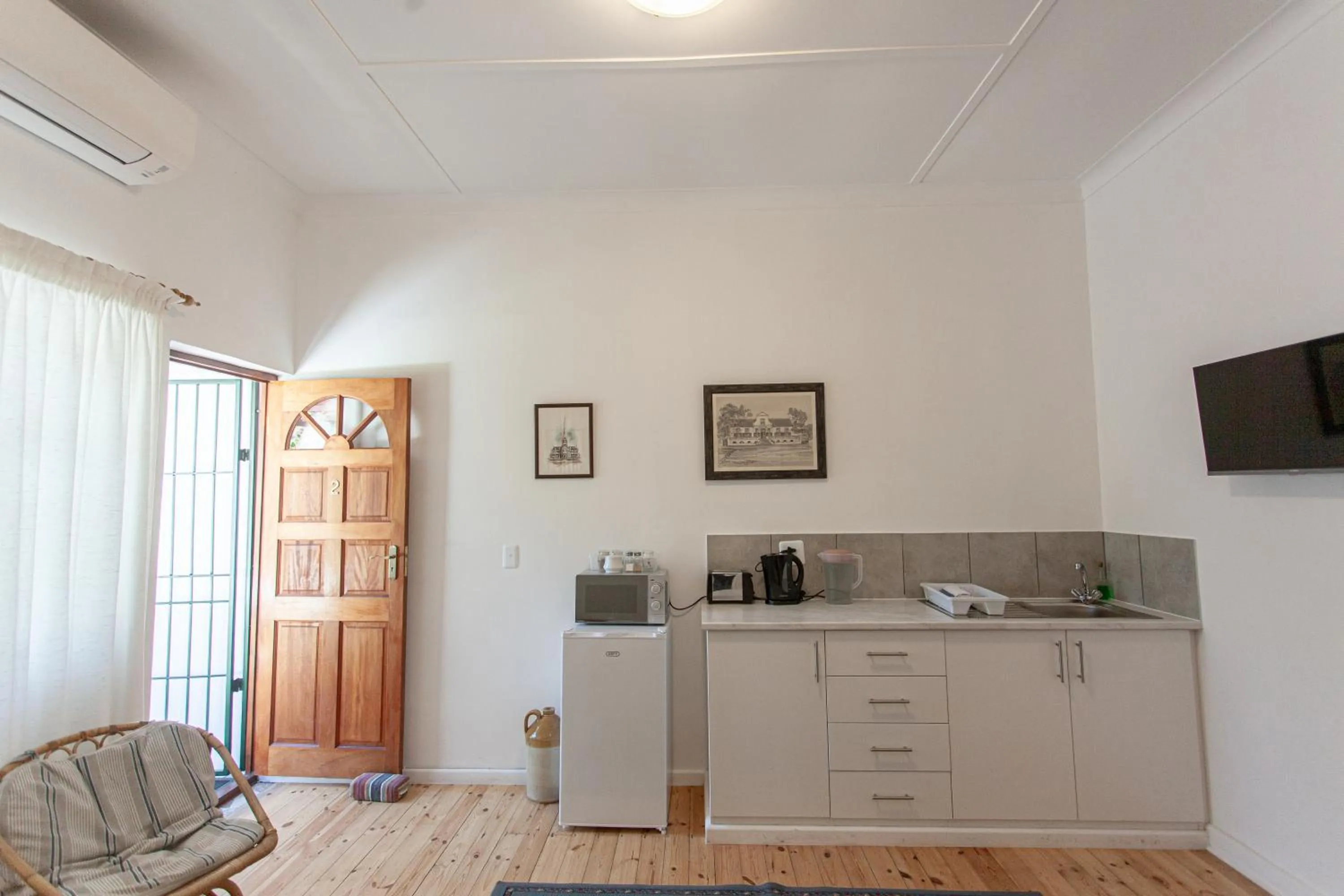 4 Rothman Street B&B