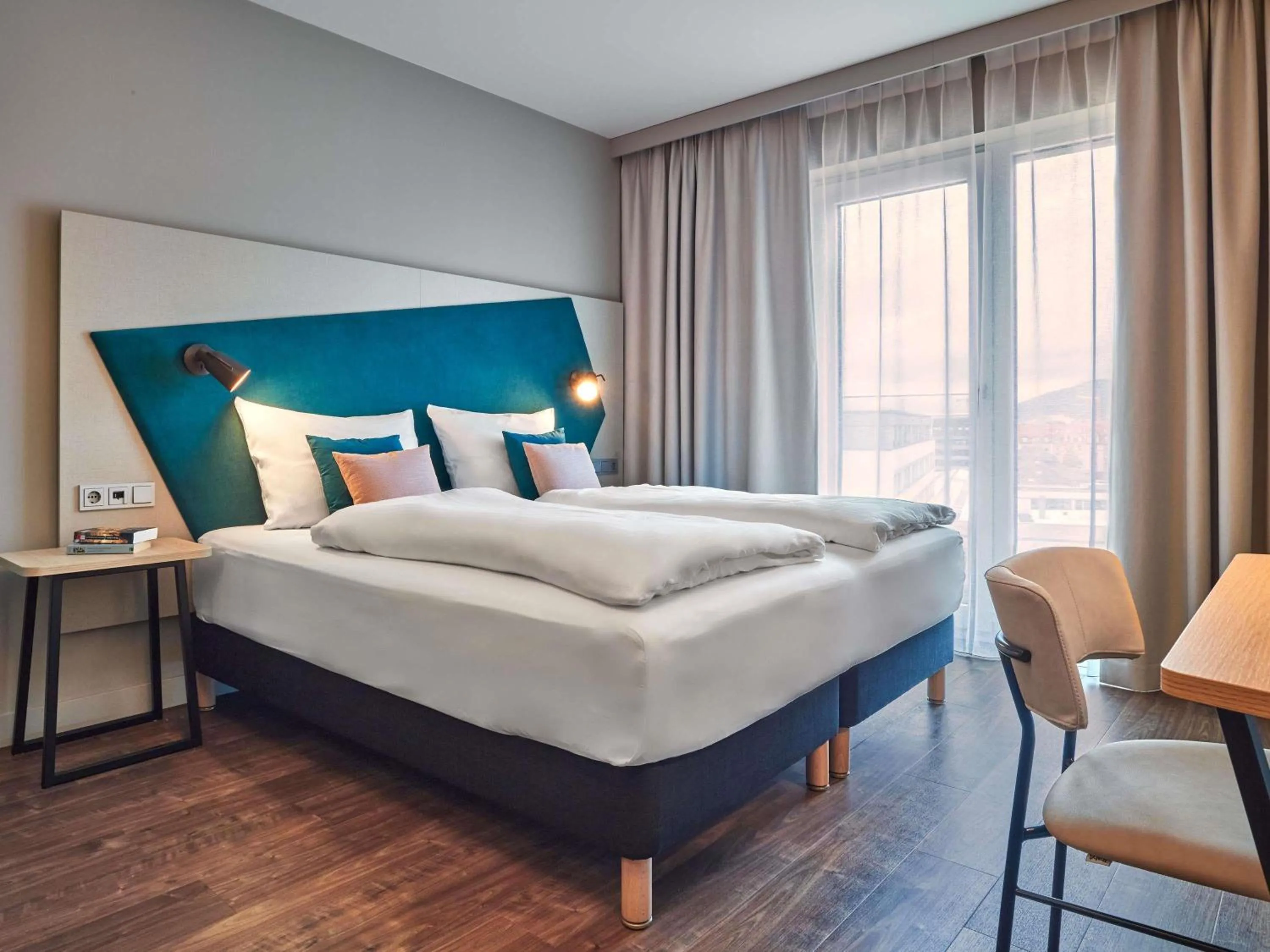 Bedroom, Bed in Aparthotel Adagio Heidelberg