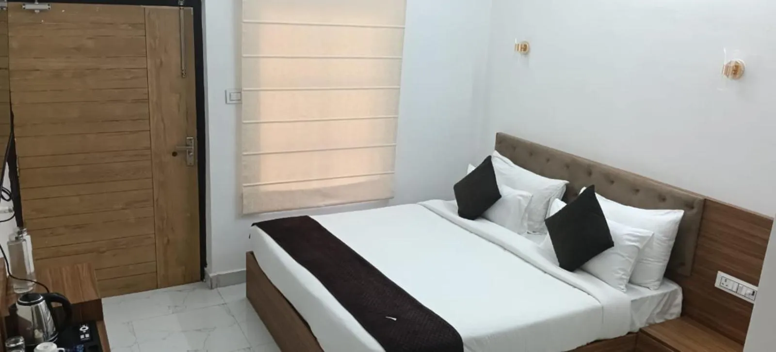 Bedroom, Bed in The Vanashv