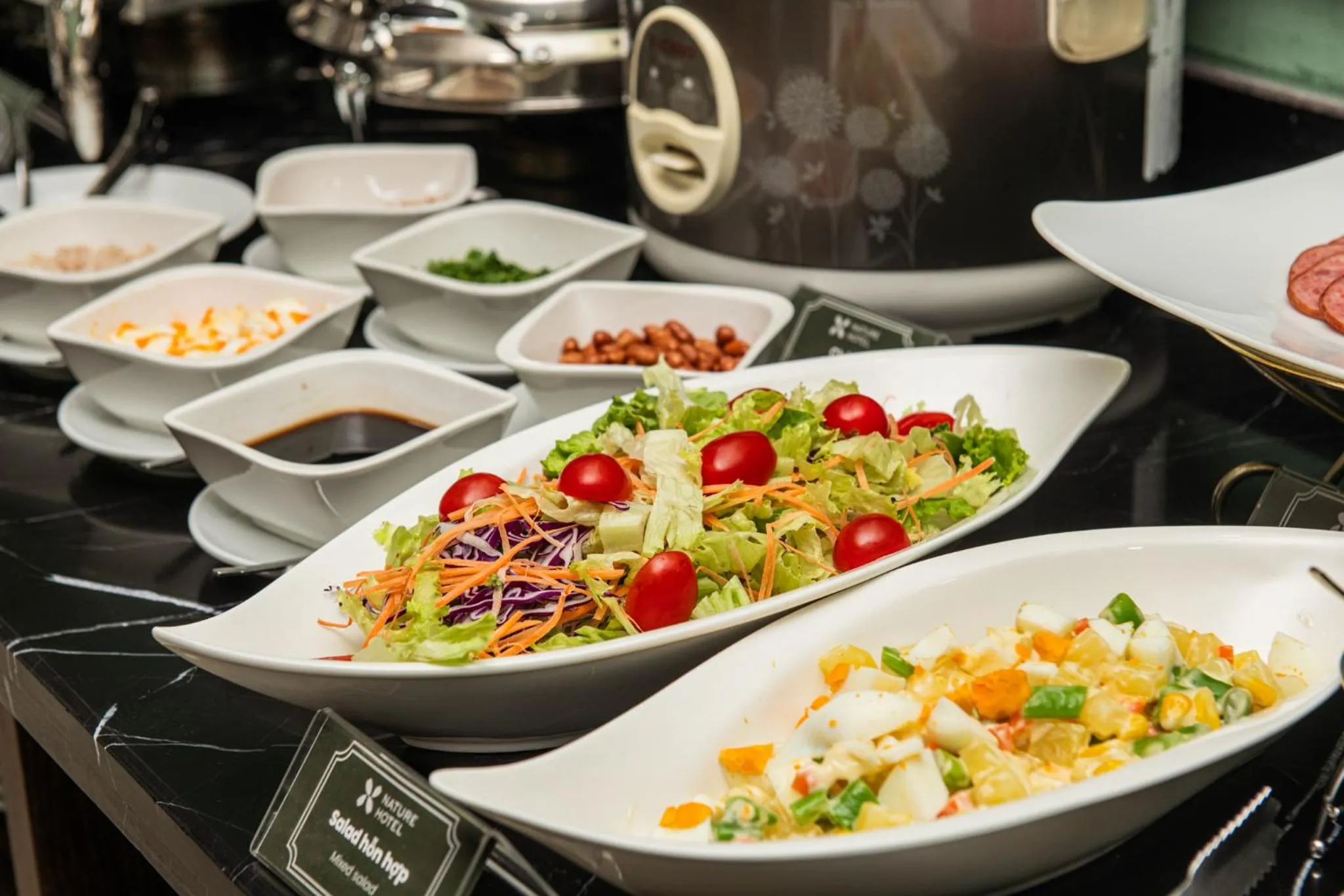 Restaurant/places to eat in Nature Hotel