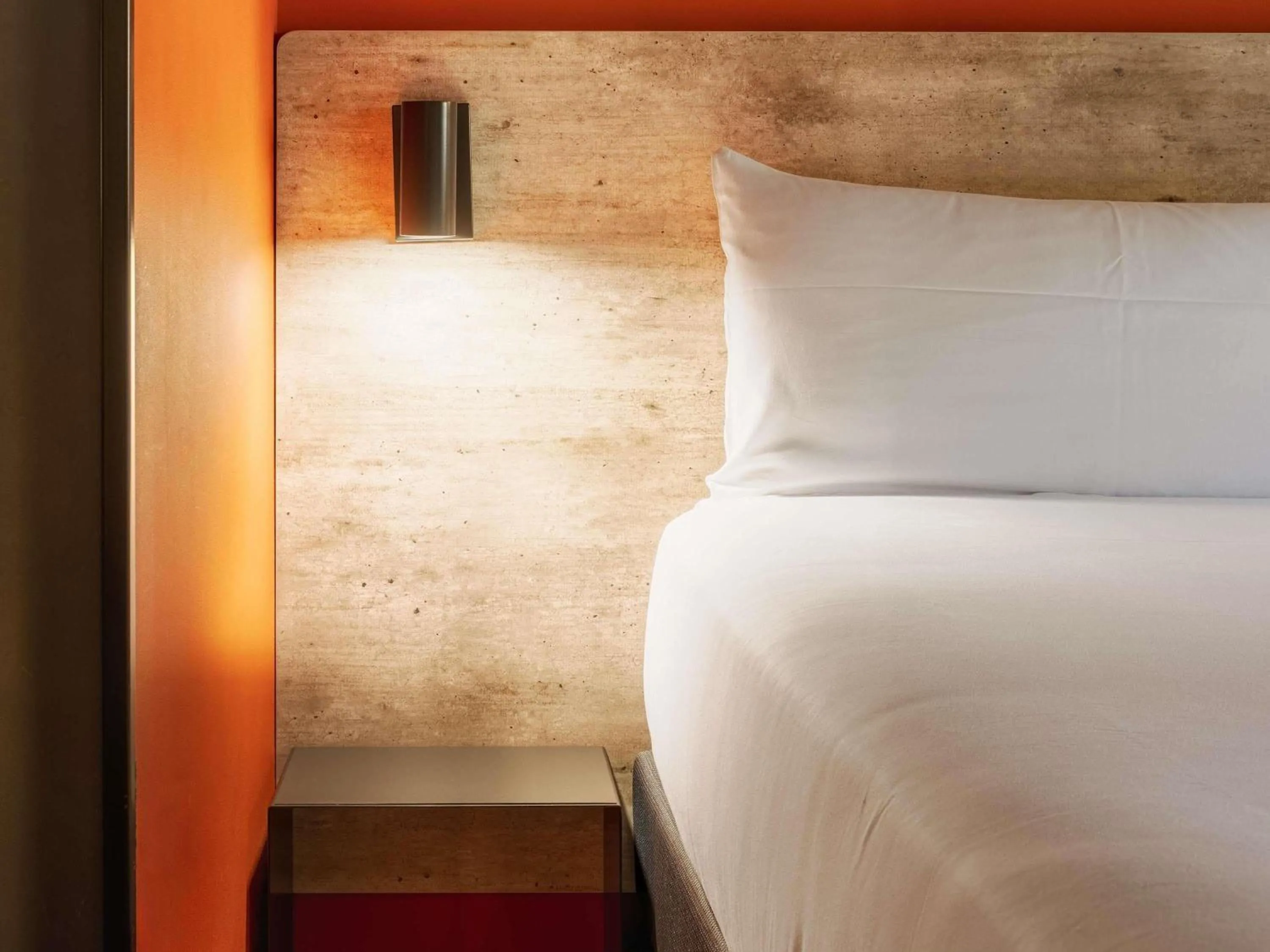 Bedroom, Bed in ibis budget Madrid Aeropuerto