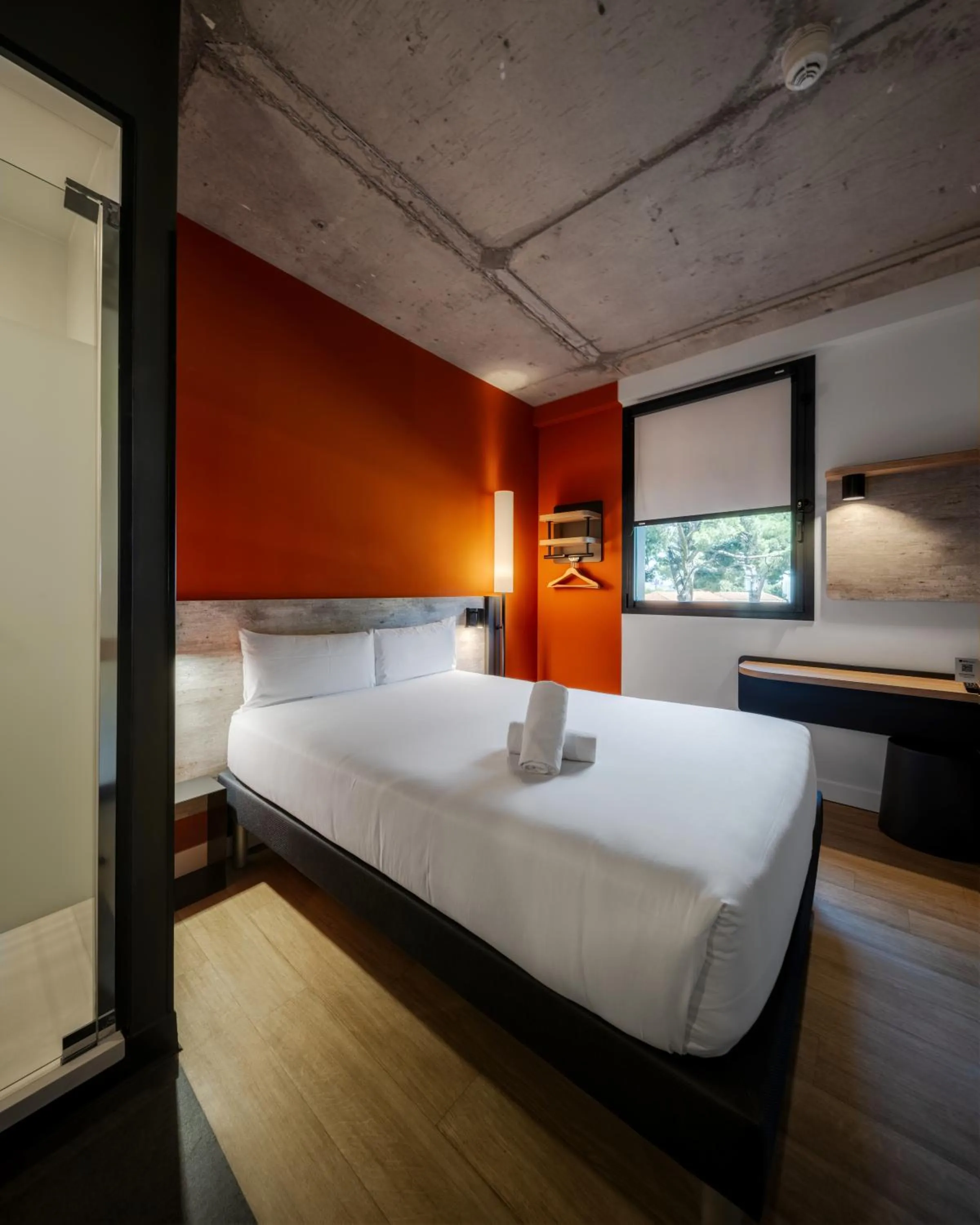 Bed in ibis budget Madrid Aeropuerto