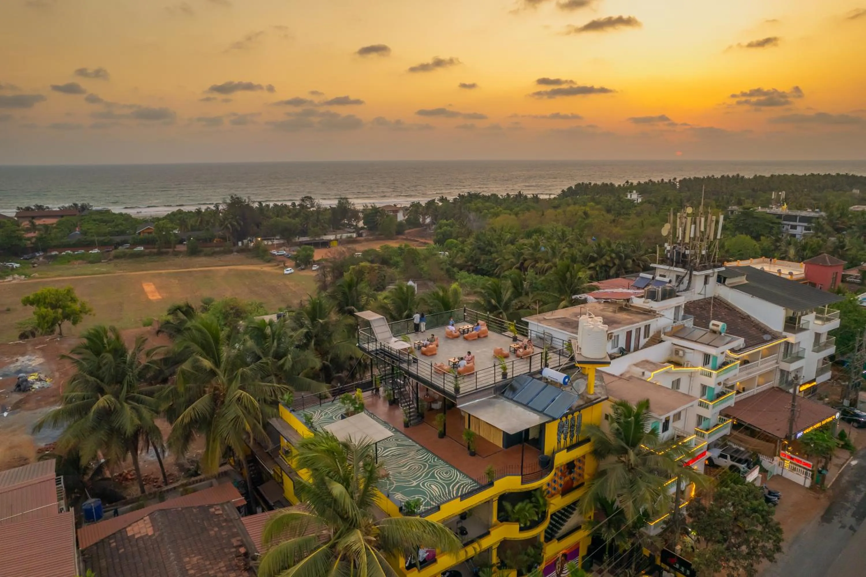 Property building in Whoopers Boutique Hotel Morjim