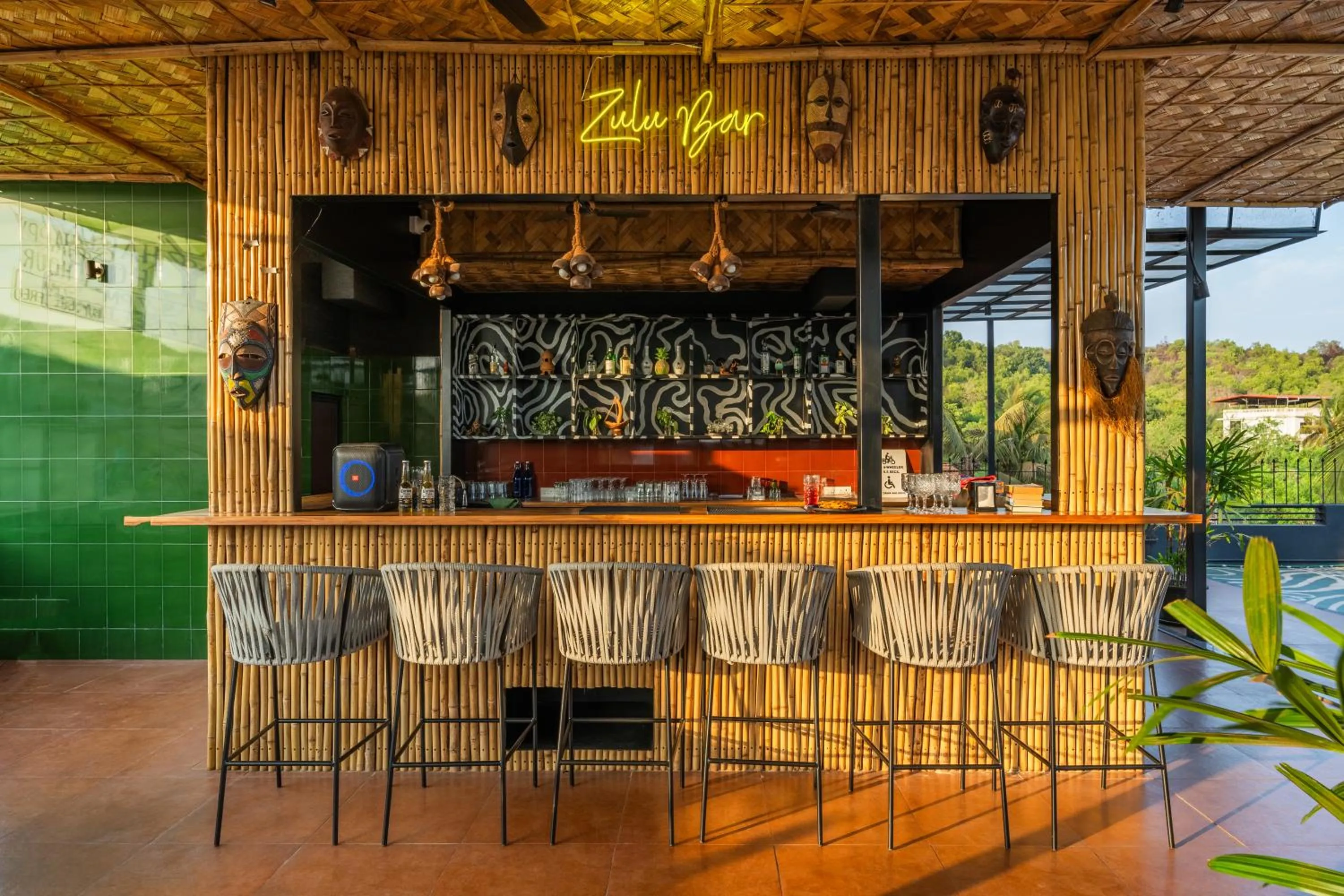 Lounge or bar in Whoopers Boutique Hotel Morjim