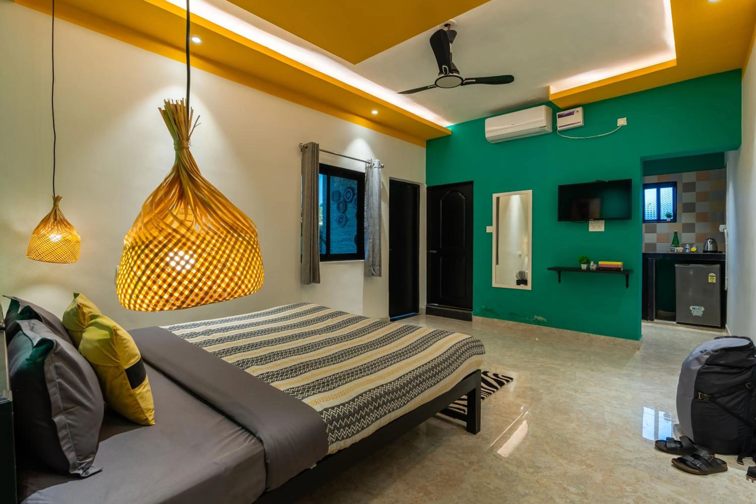 Bed in Whoopers Boutique Hotel Morjim