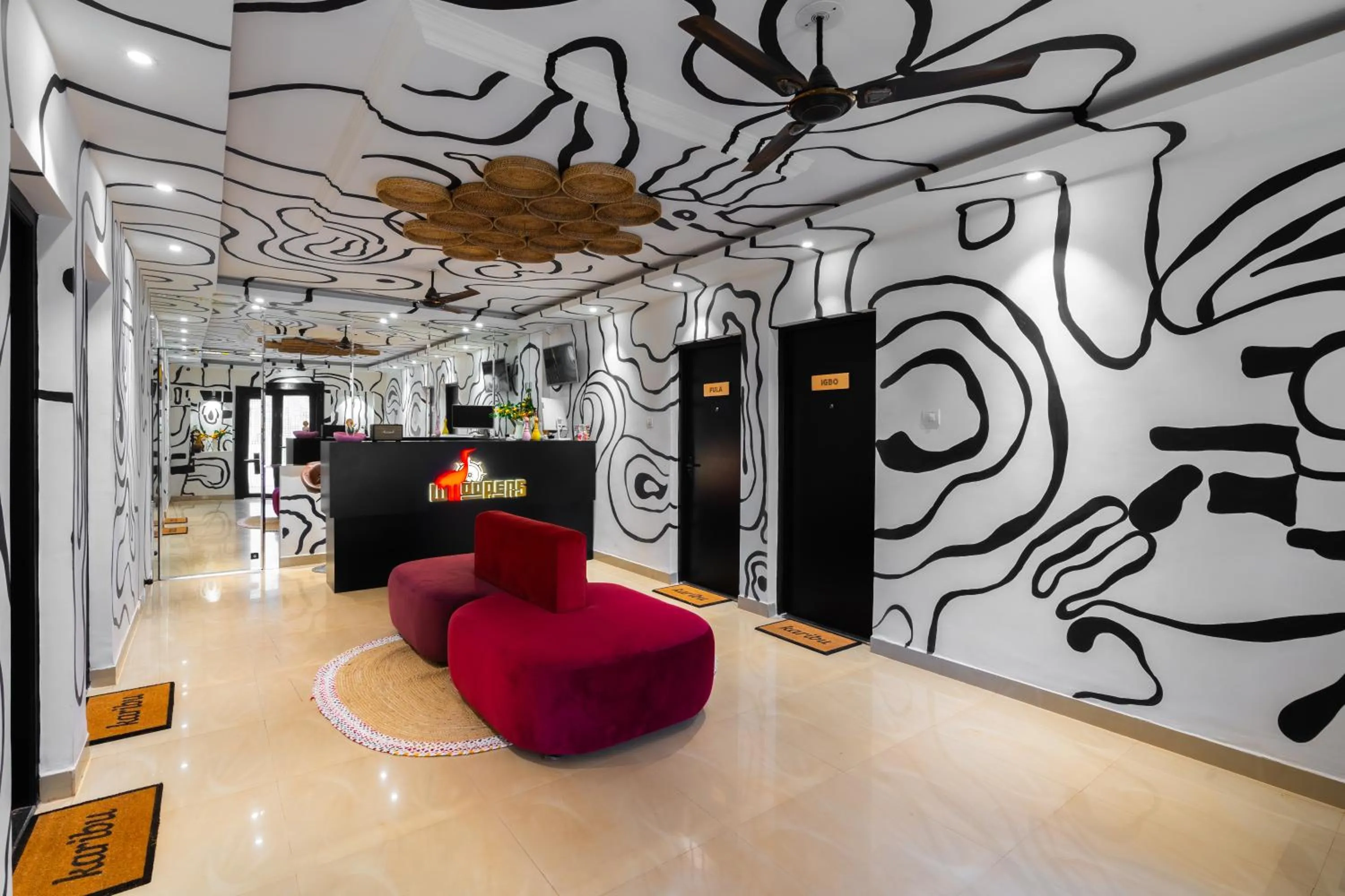 Lobby or reception in Whoopers Boutique Hotel Morjim