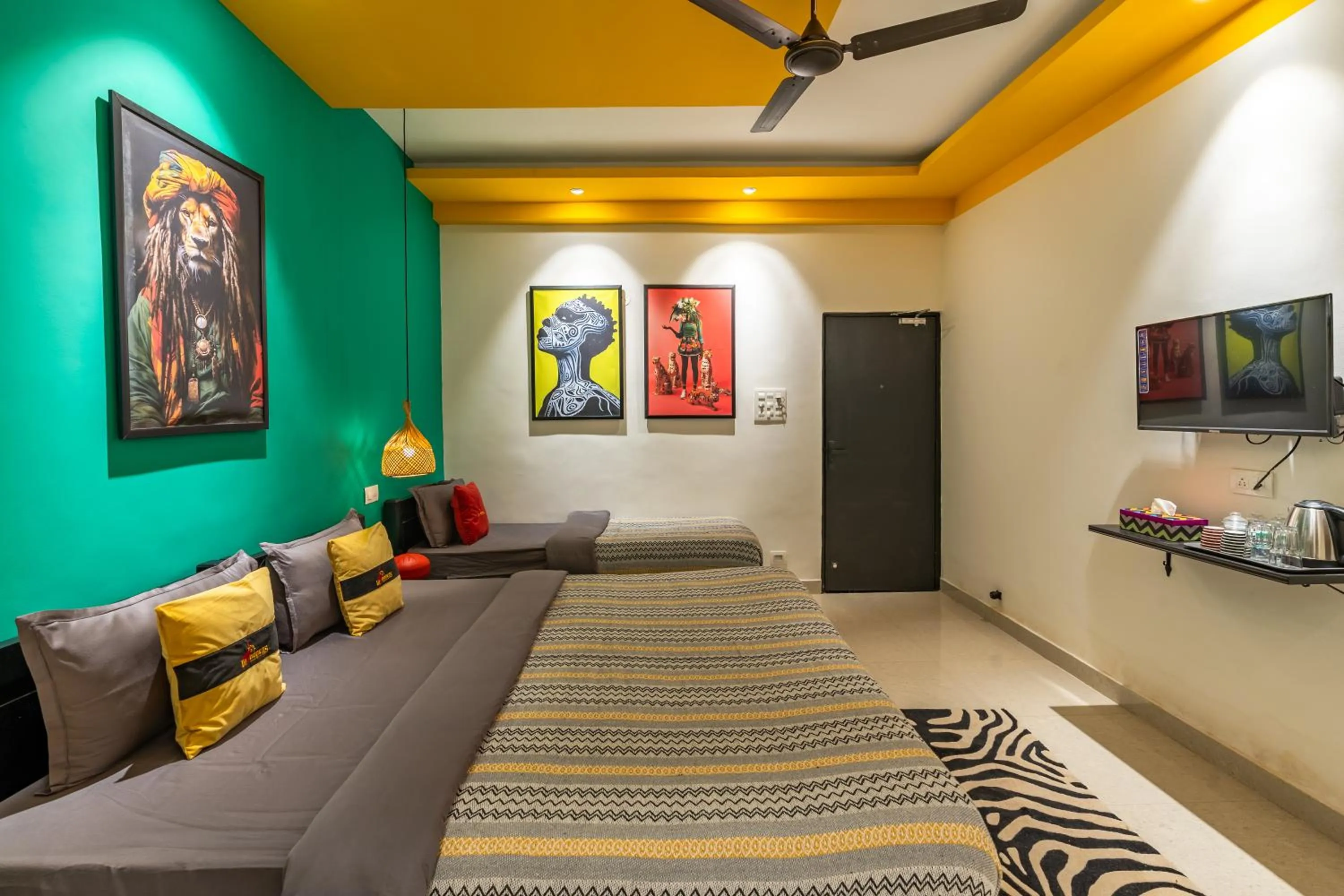 Bed in Whoopers Boutique Hotel Morjim