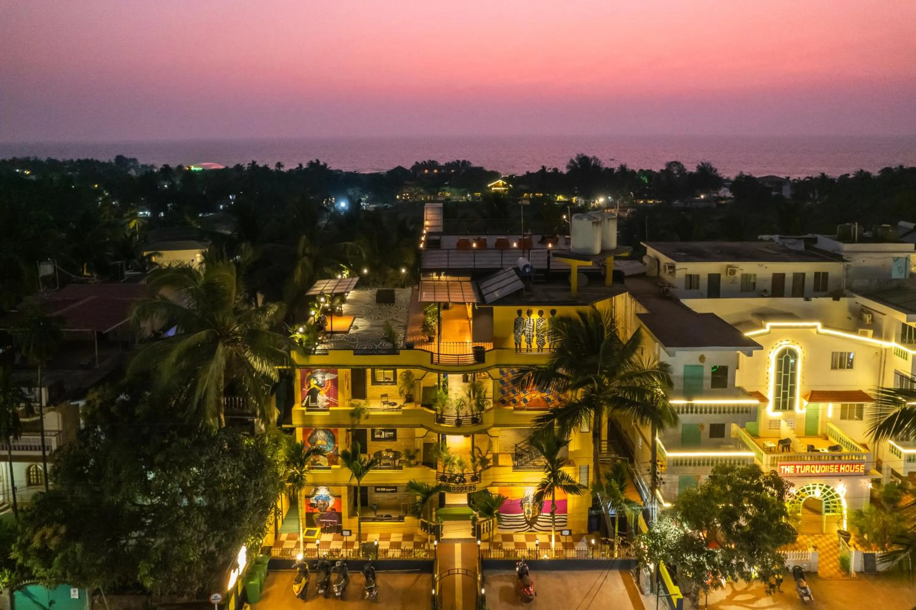 Property building in Whoopers Boutique Hotel Morjim