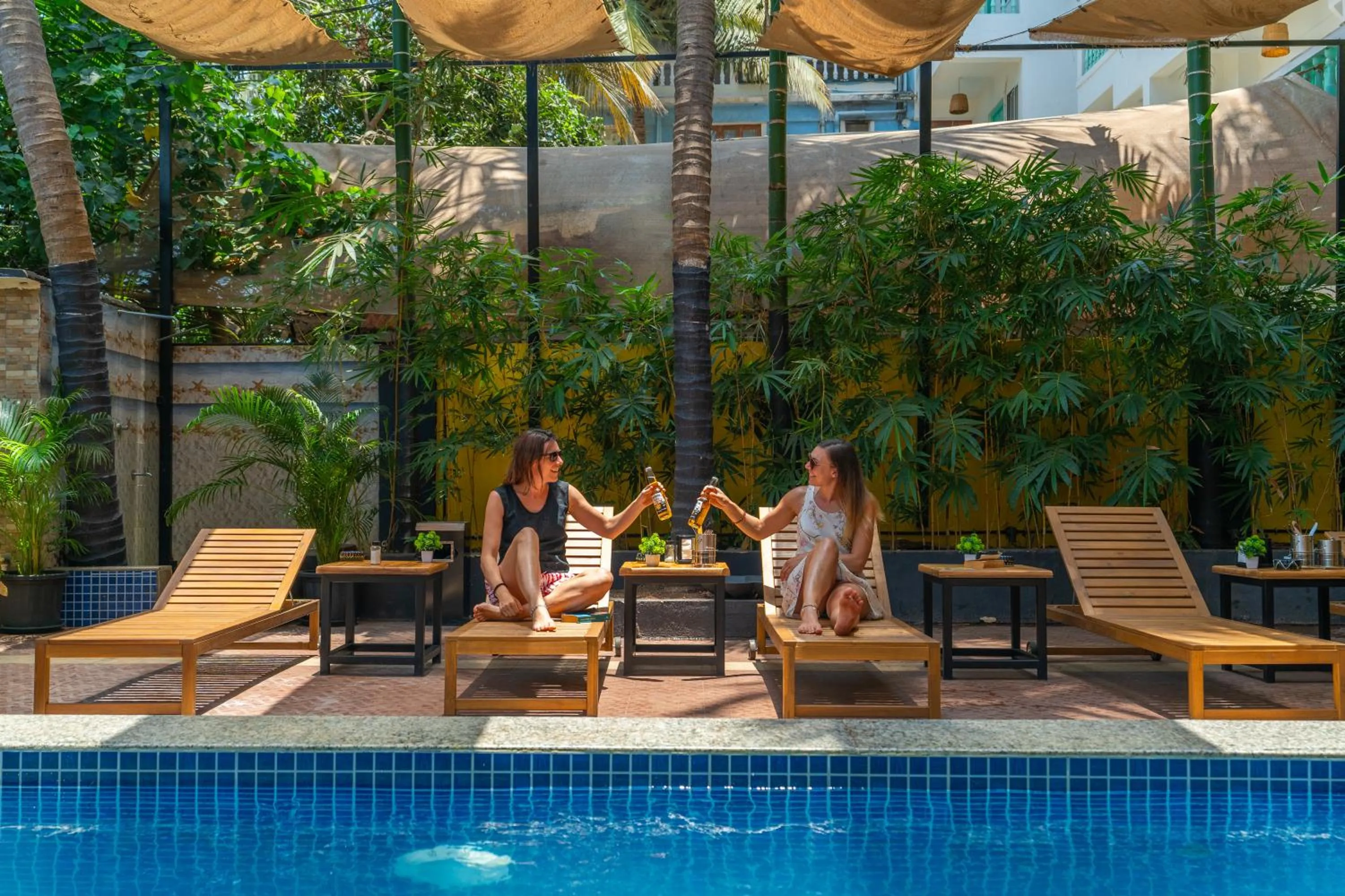 Day in Whoopers Boutique Hotel Morjim