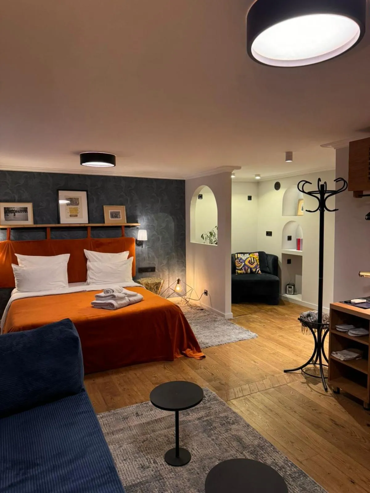 Living room, Bed in Zorba&Bond Boutique Hotel