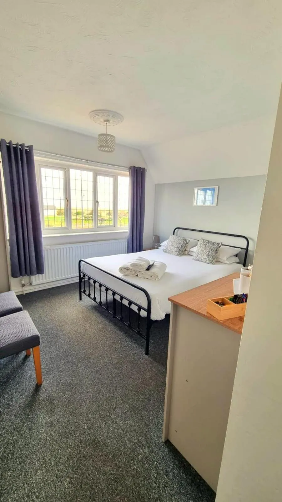 Photo of the whole room, Bed in The Kensington