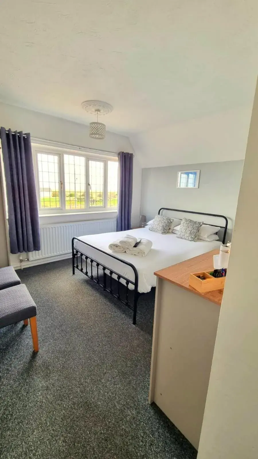 Deluxe Double Room with Bath in The Kensington Deluxe Double Room with Bath in The Kensington