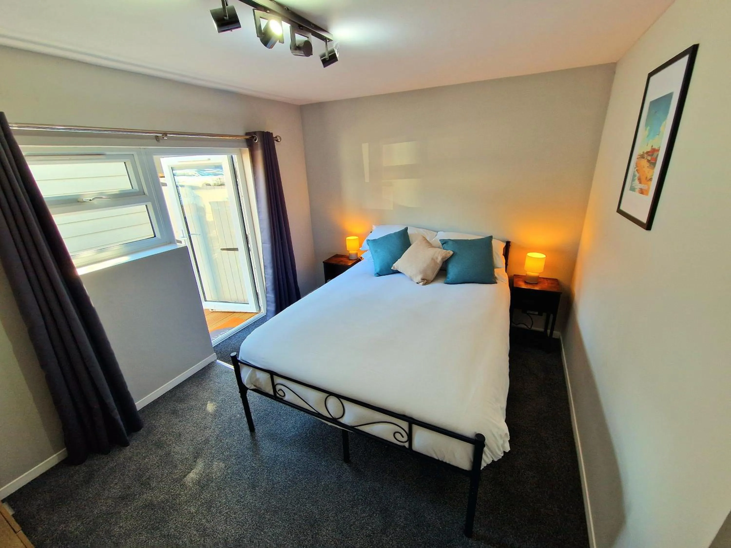 Bedroom, Bed in The Kensington