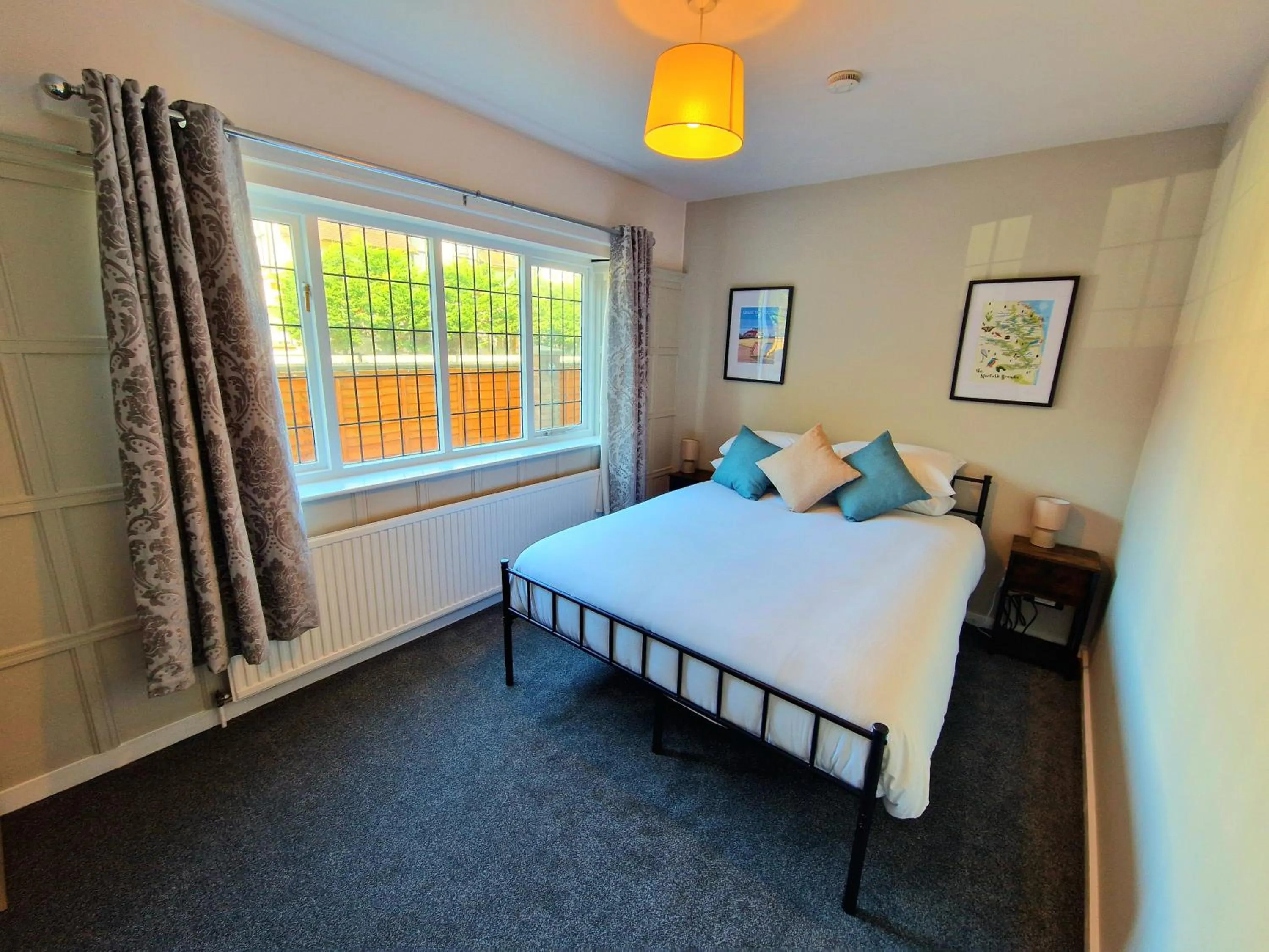 Bedroom, Bed in The Kensington