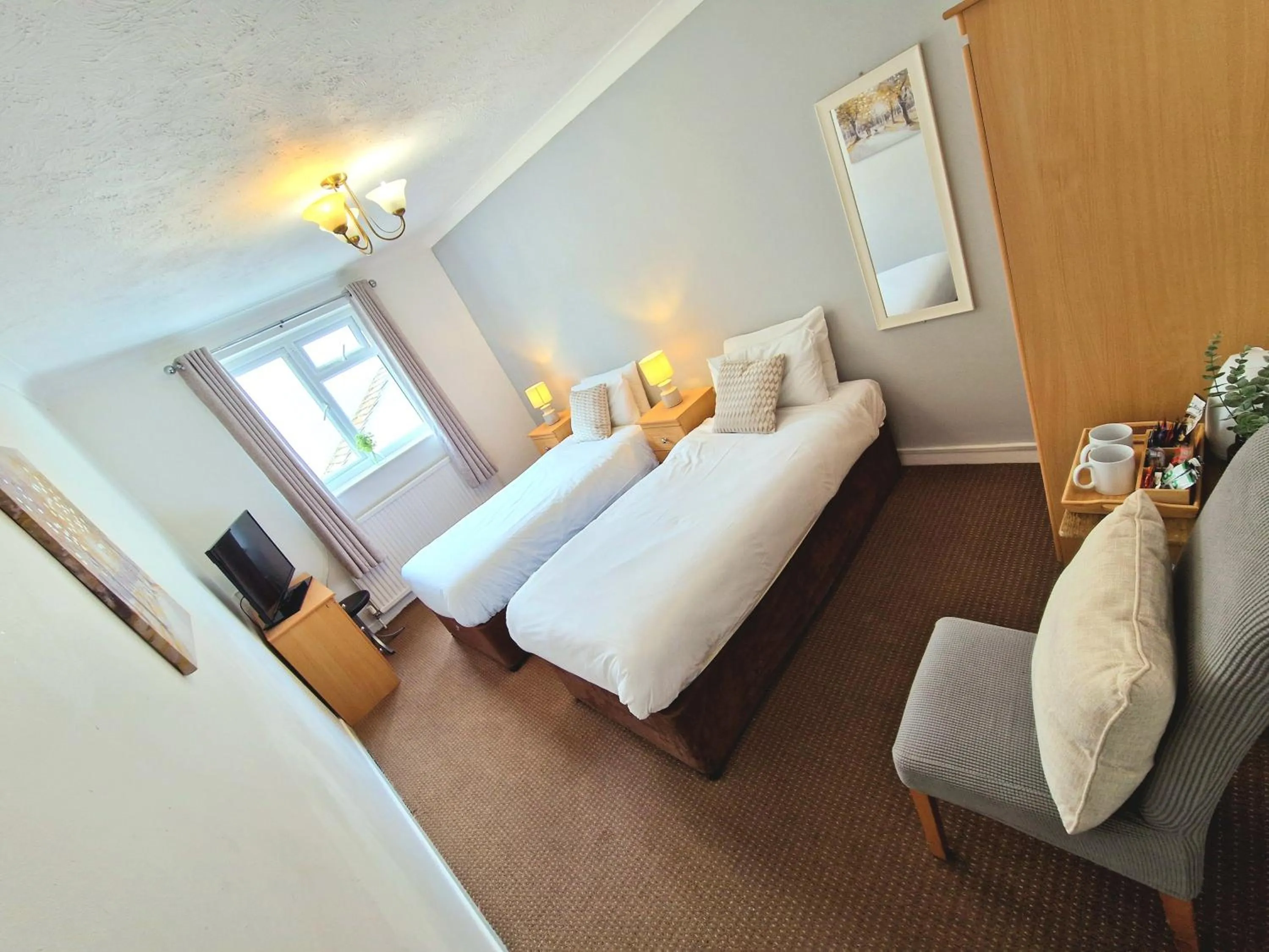 Photo of the whole room, Bed in The Kensington