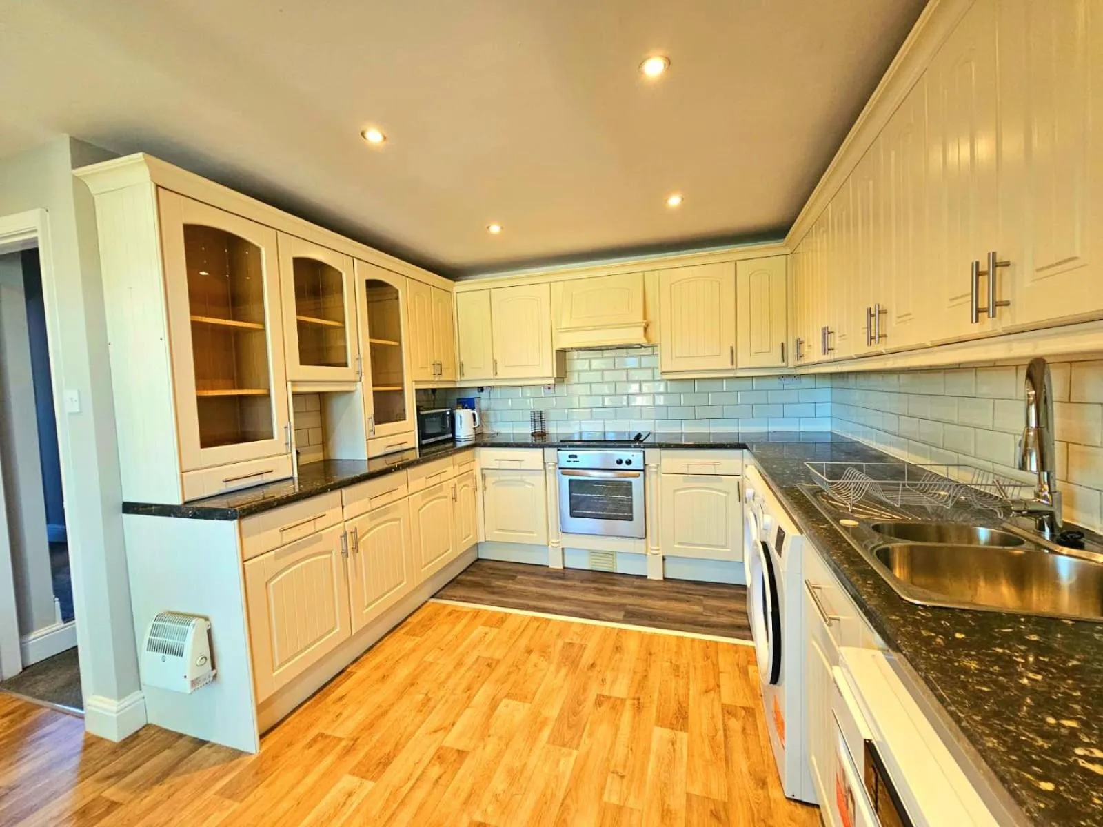 Kitchen or kitchenette in The Kensington