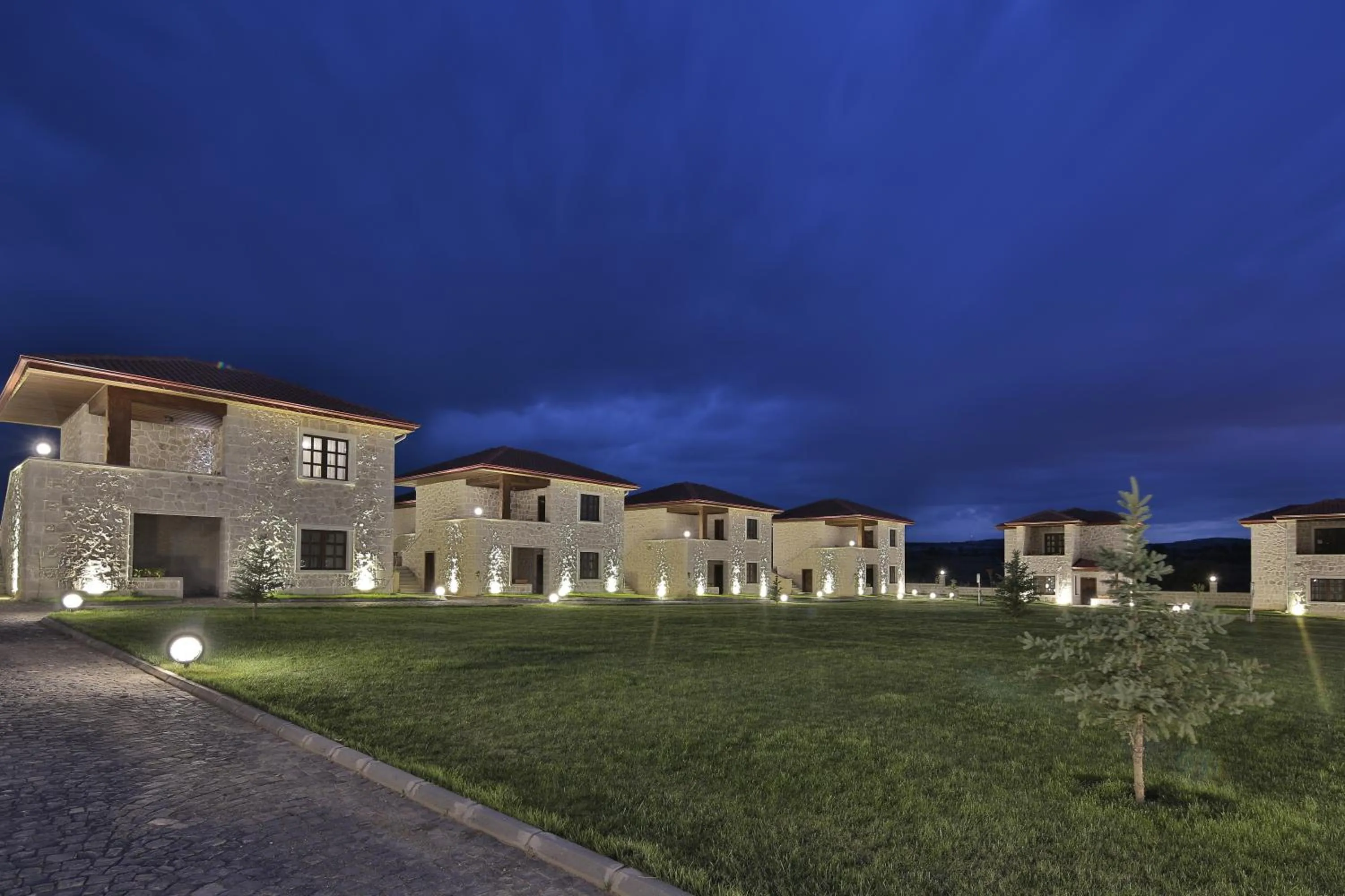 Garden in ELEVRES STONE HOUSE HOTEL