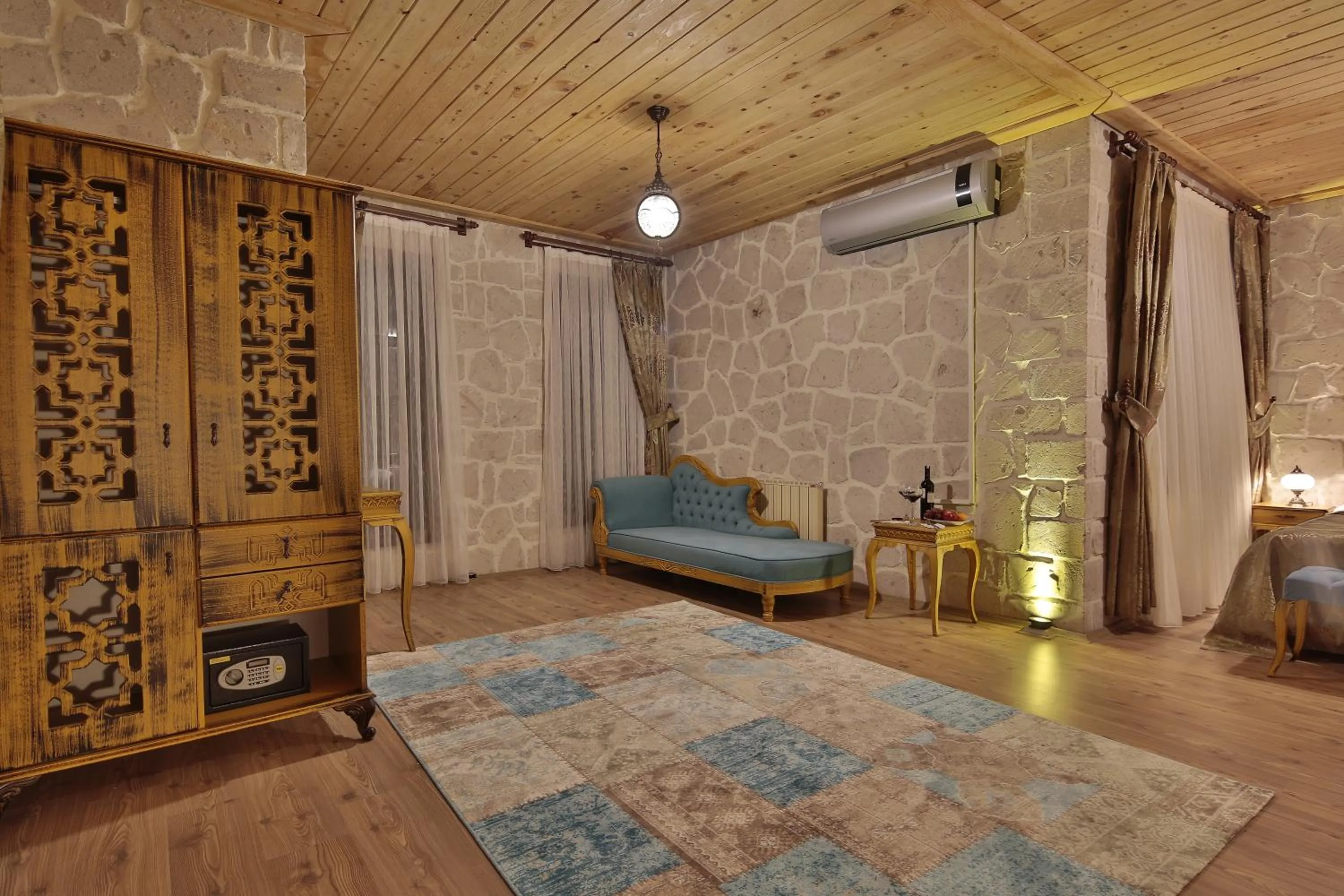 Bed in ELEVRES STONE HOUSE HOTEL